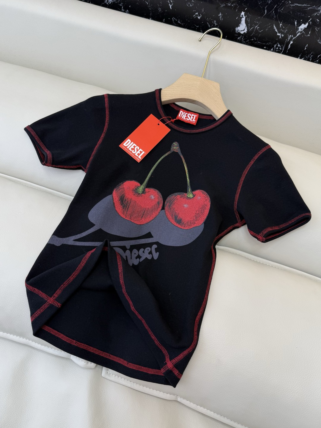 QG0170#新款T恤‼️DIE 超级显瘦 印花 樱桃🍒 短袖T恤 白色 黑色 SML