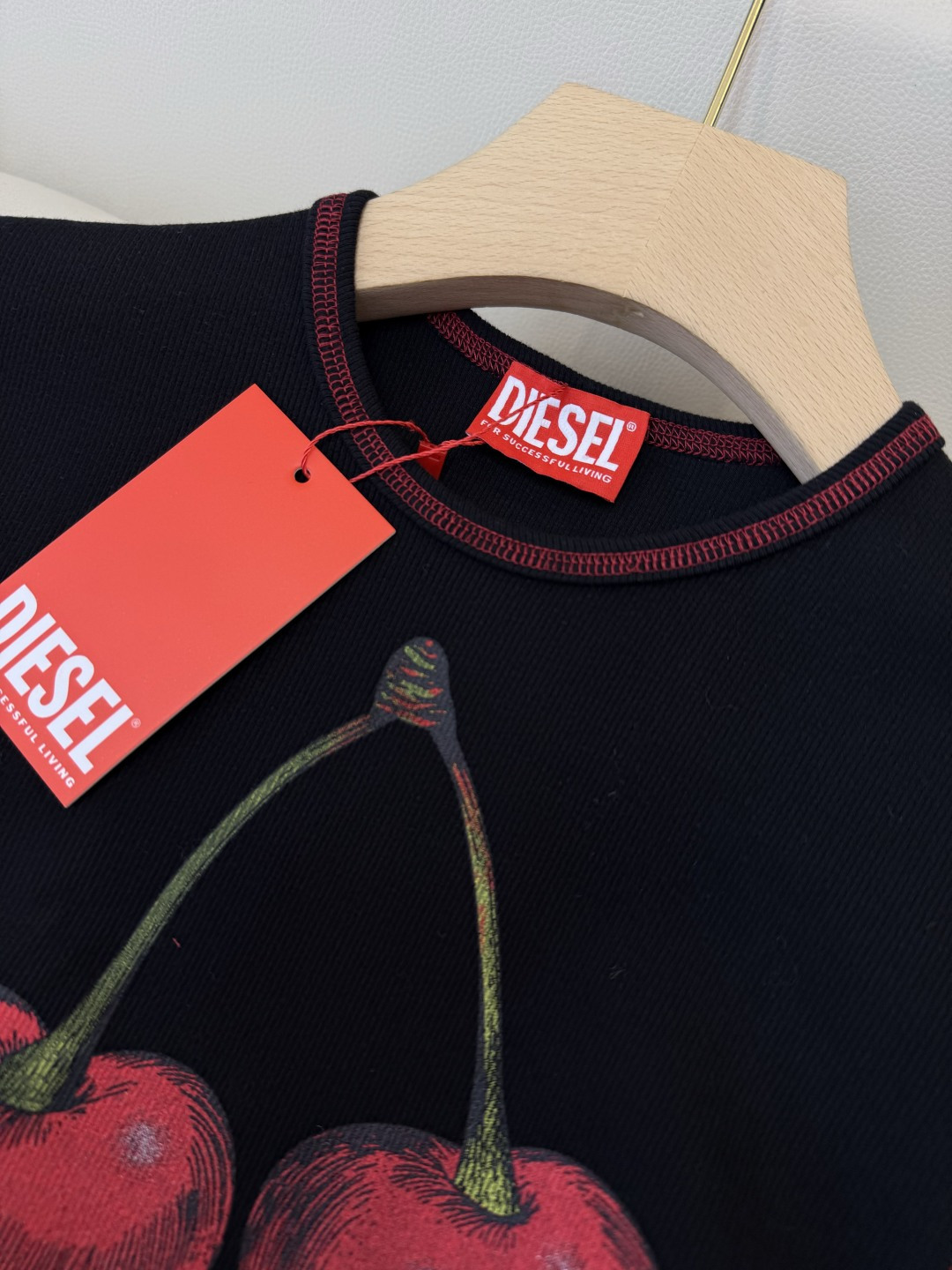 QG0170#新款T恤‼️DIE 超级显瘦 印花 樱桃🍒 短袖T恤 白色 黑色 SML