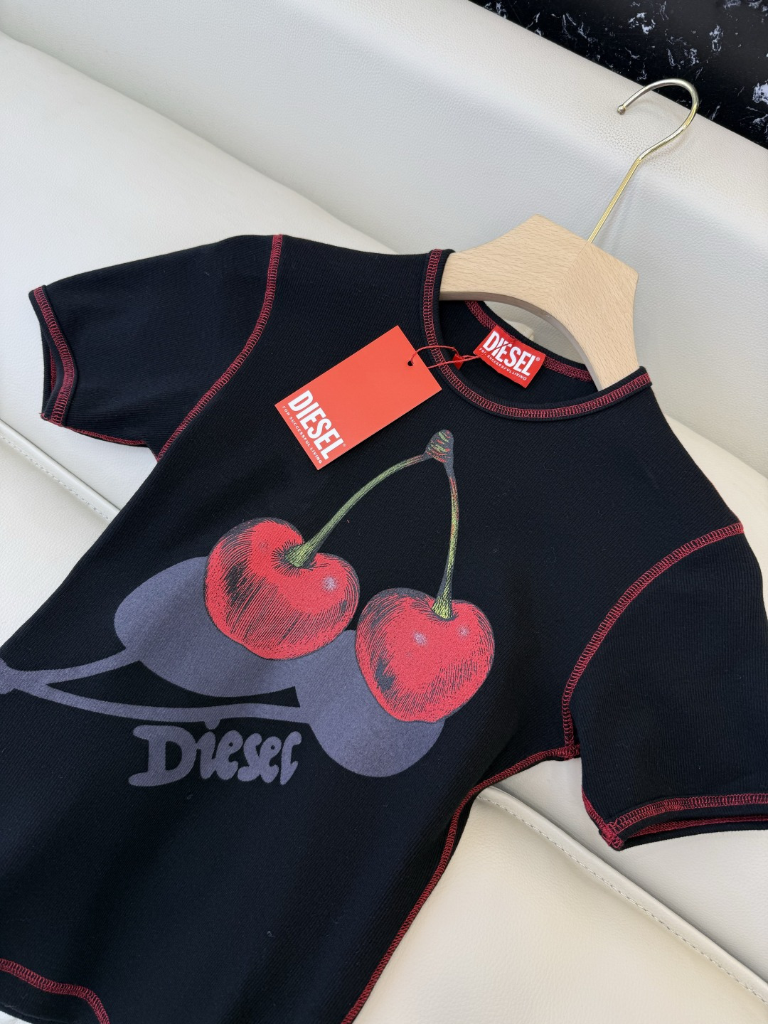 QG0170#新款T恤‼️DIE 超级显瘦 印花 樱桃🍒 短袖T恤 白色 黑色 SML