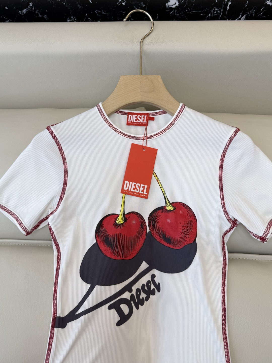 QG0170#新款T恤‼️DIE 超级显瘦 印花 樱桃🍒 短袖T恤 白色 黑色 SML