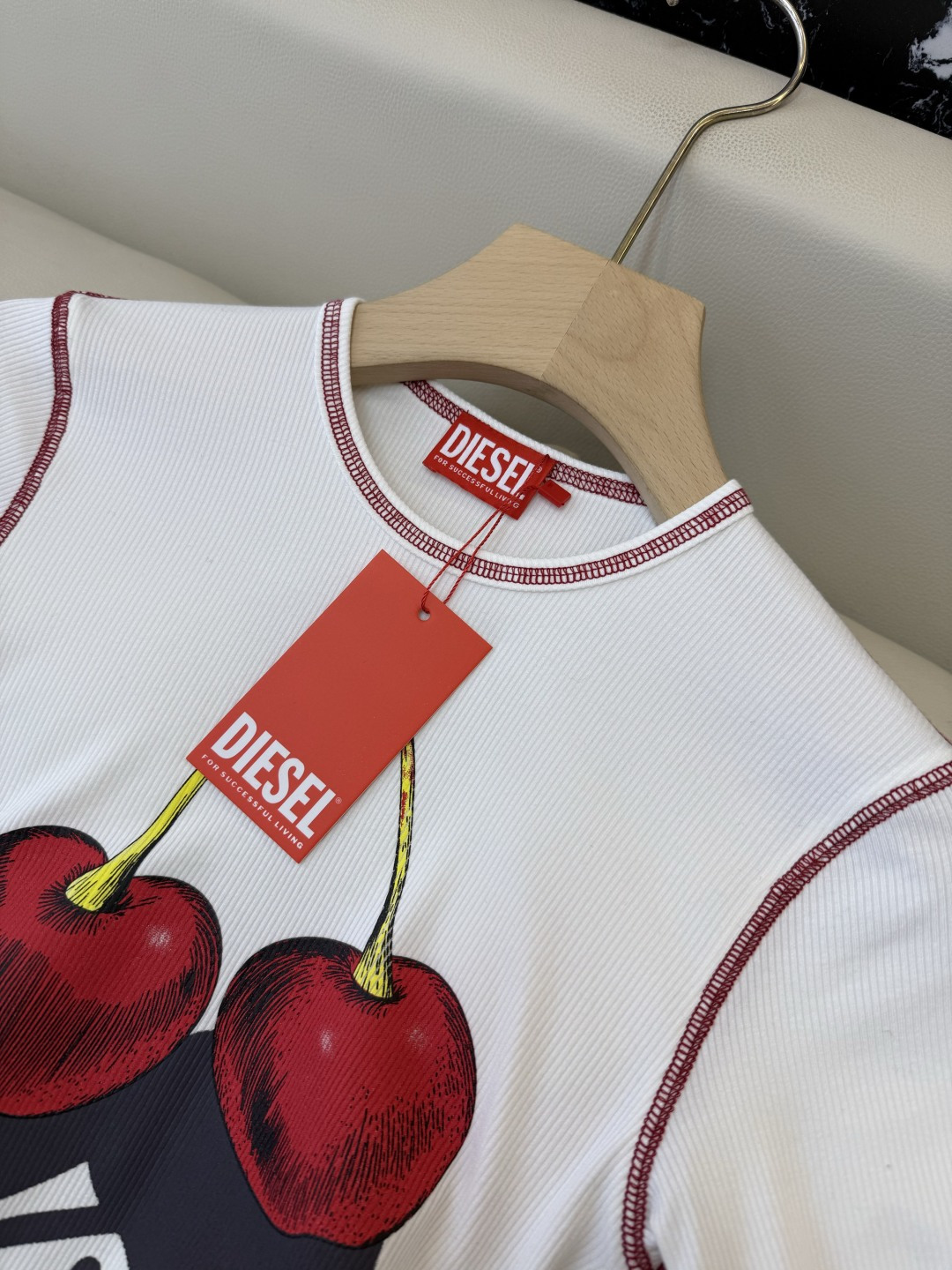 QG0170#新款T恤‼️DIE 超级显瘦 印花 樱桃🍒 短袖T恤 白色 黑色 SML