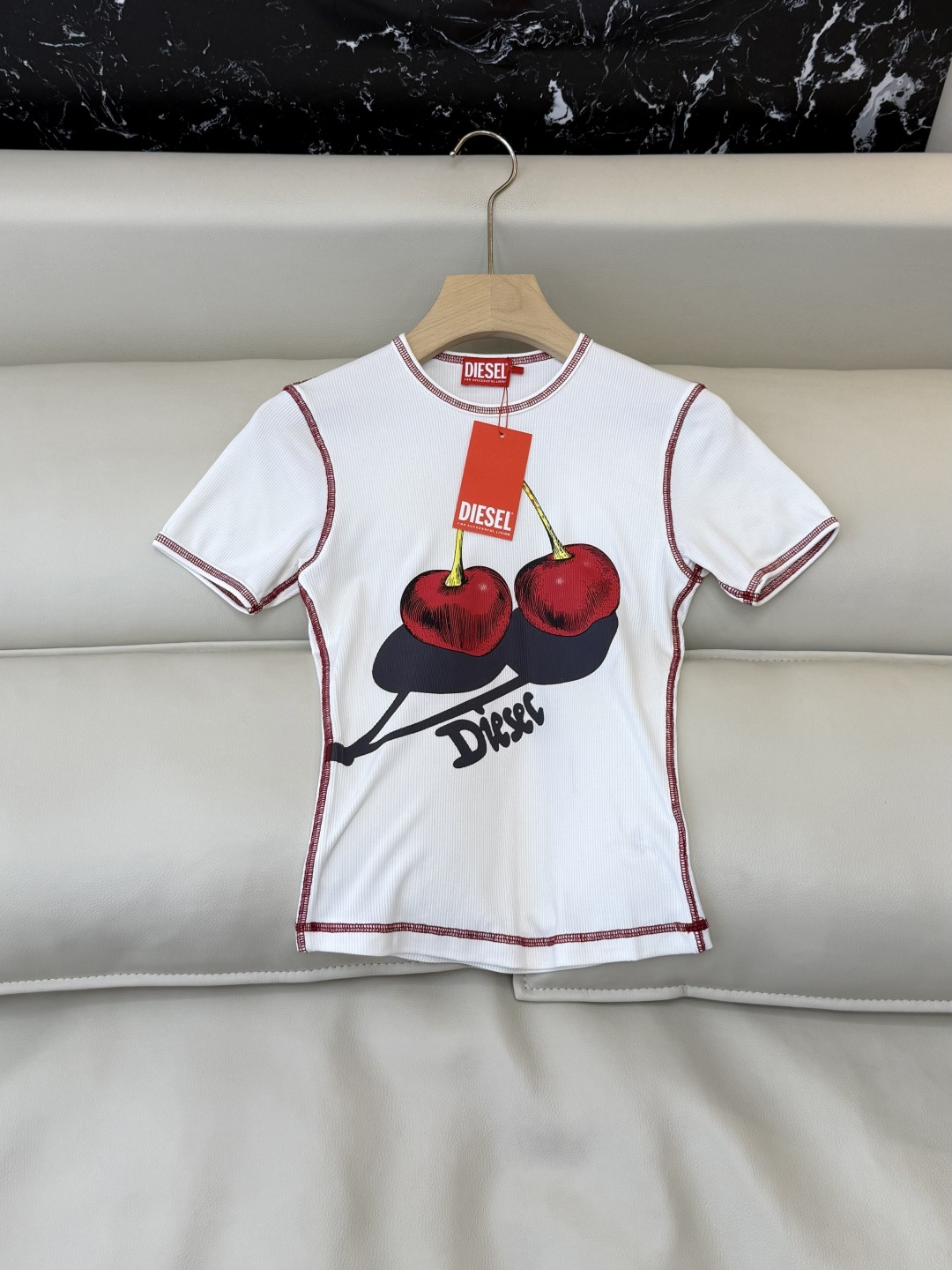 QG0170#新款T恤‼️DIE 超级显瘦 印花 樱桃🍒 短袖T恤 白色 黑色 SML