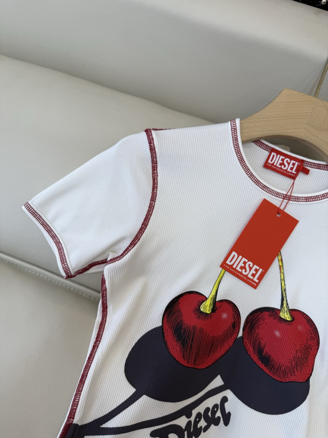 QG0170#新款T恤‼️DIE 超级显瘦 印花 樱桃🍒 短袖T恤 白色 黑色 SML
