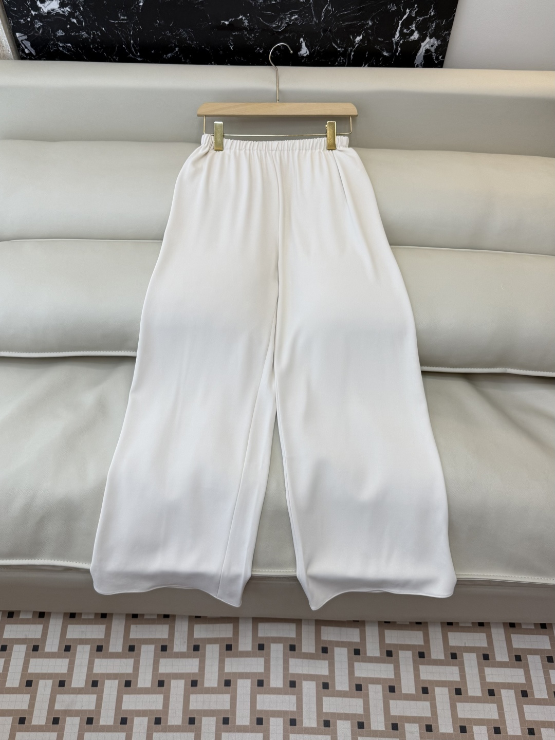 NO:774687,LZ5 is the highest version on the market. The girl inspects the goods, trims the three marks on the threads, and delivers the goods. You can send pictures and take videos. If you want quality or service, please add me on WeChat. We will not accept urgent orders. New pants factory theory elastic waist versatile air wide leg pants multi-color SML, women's clothing,19860909LZ5市面最高版本小妹验货、修剪线头上三标、发货可发图及拍视频,要品质要服务的加我微信,不接急单.新款裤子工厂 theory 松紧腰 百搭 空气阔腿裤 多色 SML,女装,,Women's clothing