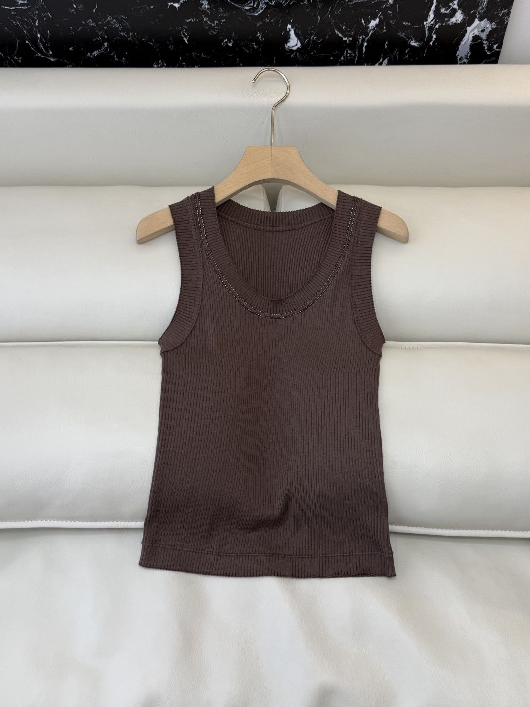 NO:774696,YB015 is the highest version on the market. The girl inspects the goods, trims the three marks on the thread, and delivers the goods. You can send pictures and take videos. If you want quality and service, please add me on WeChat. We do not accept urgent orders. New T-shirt factory BC wear bead tube wool sleeveless vest knitted top multi-color SML, women's clothing, tees, t-shirt,19860909YB015市面最高版本小妹验货、修剪线头上三标、发货可发图及拍视频,要品质要服务的加我微信,不接急单.新款T恤工厂 BC 穿 珠管 羊毛 无袖 背心 针织上衣 多色 SML,女装,tees，t-shirt,,Women's clothing