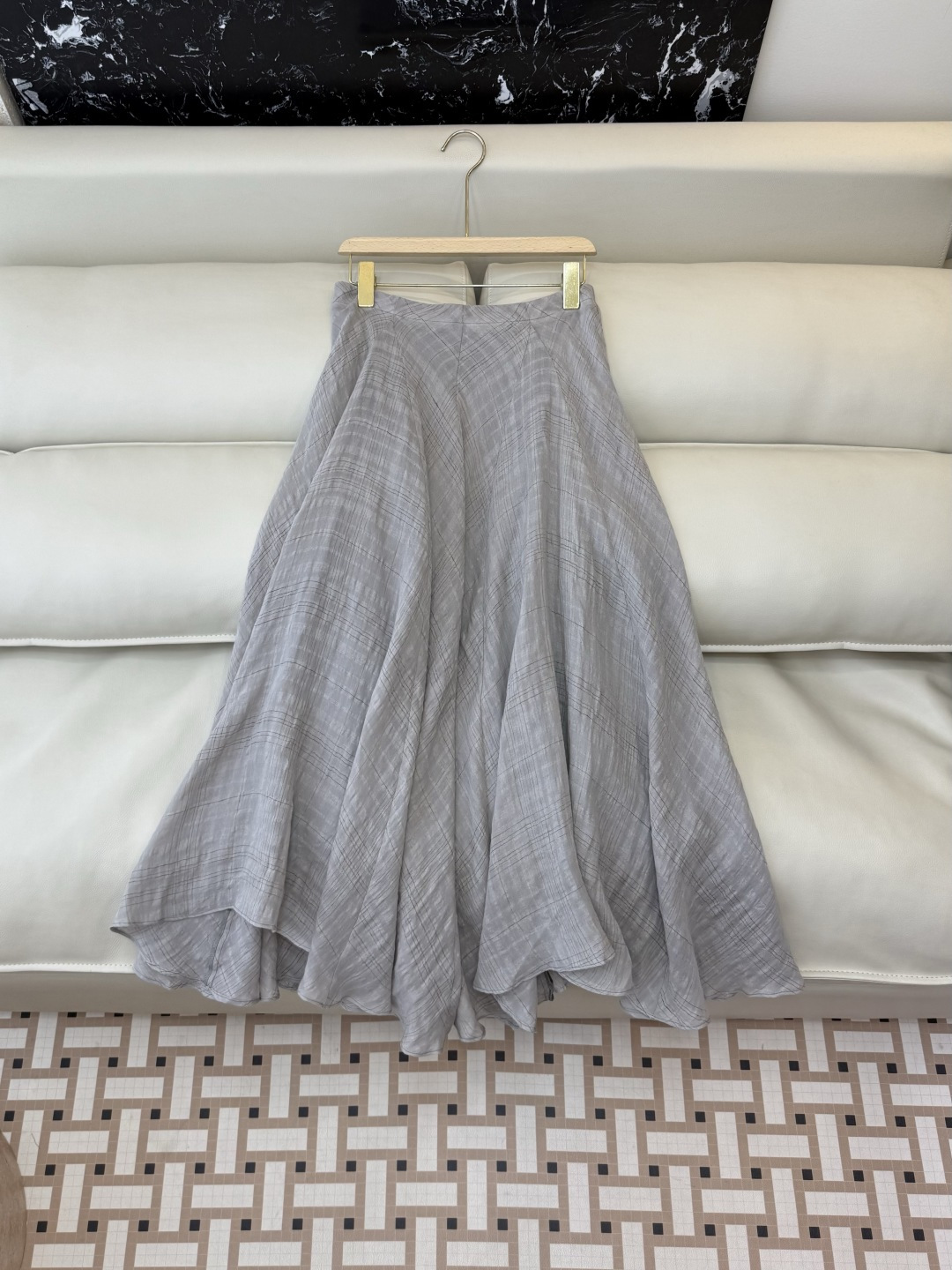 NO:793774,LZ26018# New Skirt BC Top Version 78 Linen Large Swing Elegant Long Skirt Gray White SML,,loro piana,skirts,19860909LZ26018#新款半裙 BC 顶级版 78 亚麻 大摆 飘逸 长半裙 灰色 白色 SML,,loro piana,skirts,,Women's clothing