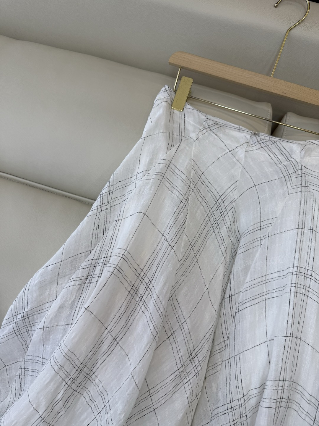 LZ26018#新款半裙。BC 顶级版 78% 亚麻 大摆 飘逸 长半裙 灰色 白色 SML