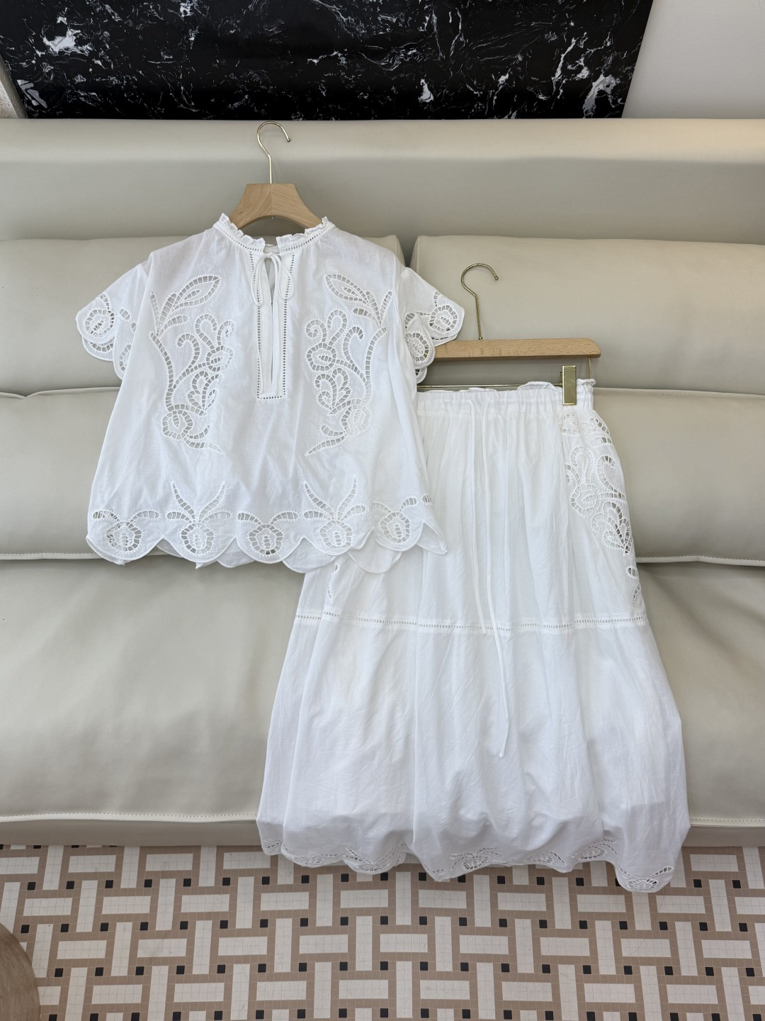 NO:777943,LH020, the highest version on the market, the girl inspects the goods, trims the three marks on the thread, and delivers the goods. You can send pictures and take videos. If you want quality or service, please add me on WeChat. We will not accept urgent orders. New suit factory ES cotton embroidered short-sleeved tops and skirts suit blue white SML, women's clothing, skirts, T-shirt,19860909LH020市面最高版本小妹验货、修剪线头上三标、发货可发图及拍视频,要品质要服务的加我微信,不接急单.新款套装工厂 ES 棉 刺绣绣花短袖上衣半裙 套装 蓝色 白色 SML,女装,skirts,T-shirt,,Women's clothing