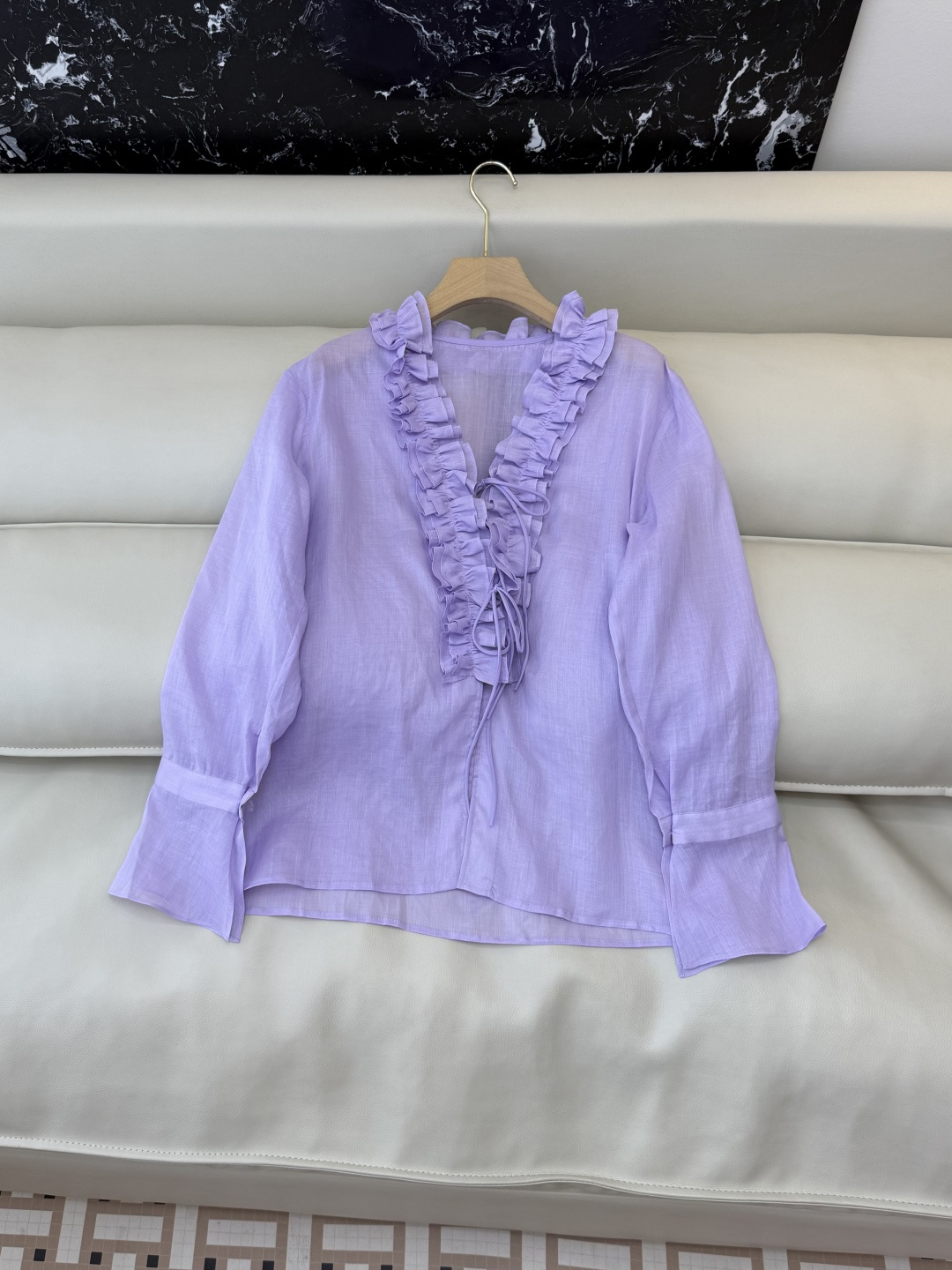 NO:777932,LH017 The highest version on the market. The girl inspects the goods, trims the three marks on the threads, and delivers the goods. You can send pictures and take videos. If you want quality or service, please add me on WeChat. We will not accept urgent orders. New top factory ES linen ruffled embroidered lace long-sleeved top purple SML, women's clothing,19860909LH017市面最高版本小妹验货、修剪线头上三标、发货可发图及拍视频,要品质要服务的加我微信,不接急单.新款上衣工厂 ES 麻 荷叶边绣花花边长袖 上衣 紫色 SML,女装,,Women's clothing
