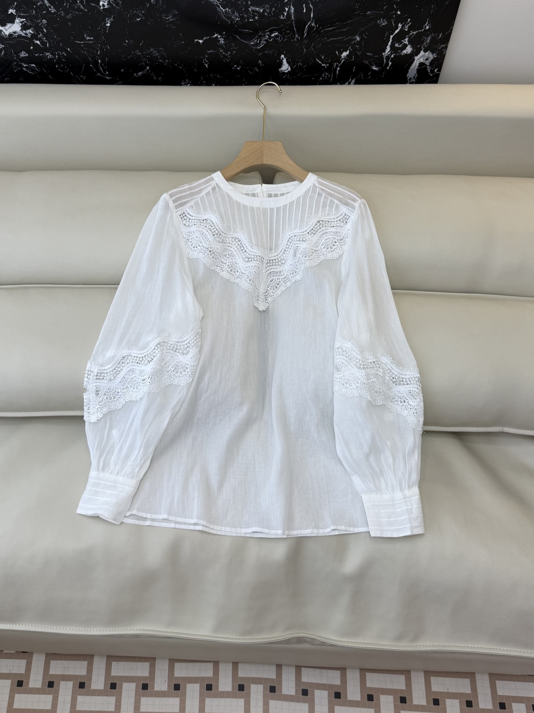 NO:777927,LH015, the highest version on the market, the girl inspects the goods, trims the three marks on the thread, and delivers the goods. You can send pictures and take videos. If you want quality or service, please add me on WeChat. We will not accept urgent orders. New top factory ES 70 linen embroidered lace long-sleeved top white SML, women's clothing,19860909LH015市面最高版本小妹验货、修剪线头上三标、发货可发图及拍视频,要品质要服务的加我微信,不接急单.新款上衣工厂 ES 70 麻 绣花花边 长袖 上衣 白色 SML,女装,,Women's clothing