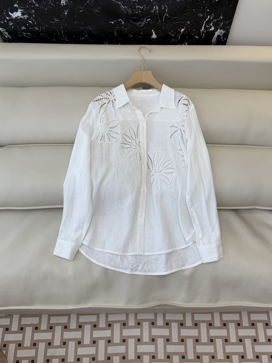 NO:777939,LH011, the highest version on the market, the girl inspects the goods, trims the three marks on the thread, and delivers the goods. You can send pictures and take videos. If you want quality or service, please add me on WeChat. We will not accept urgent orders. New top factory ES Ramie hollow embroidered lace long-sleeved top white SML, women's clothing,19860909LH011市面最高版本小妹验货、修剪线头上三标、发货可发图及拍视频,要品质要服务的加我微信,不接急单.新款上衣工厂 ES 苎麻 镂空绣花花边长袖上衣 白色 SML,女装,,Women's clothing