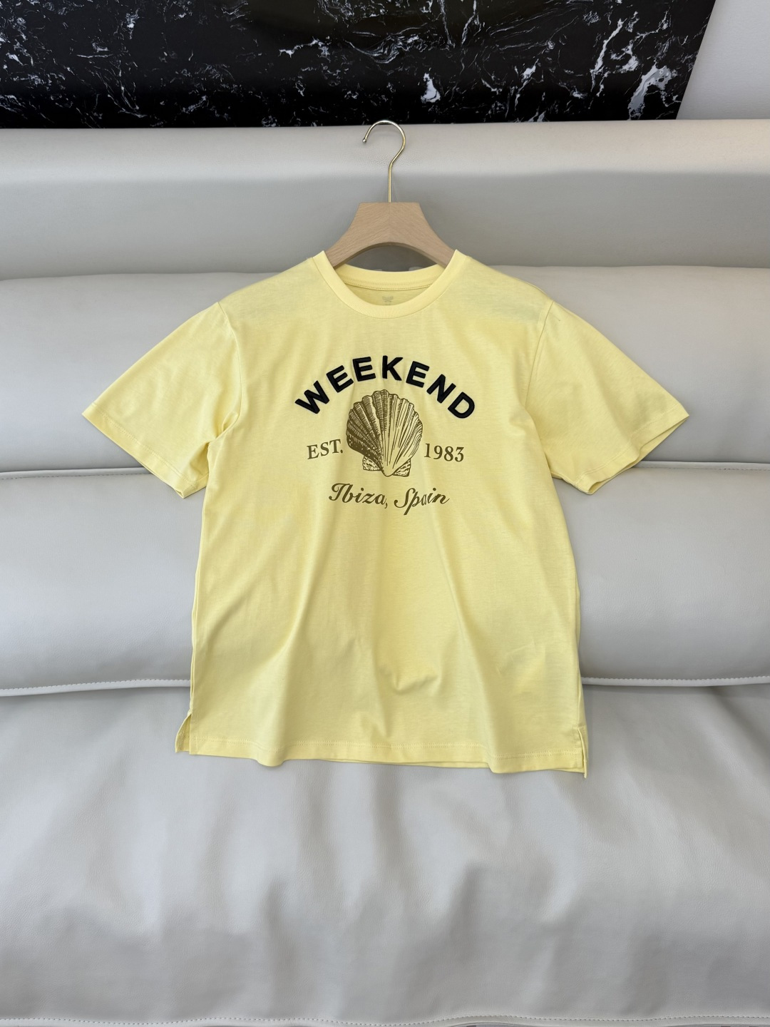 NO:778456,CK068 is the highest version on the market. The girl inspects the goods, trims the three marks on the thread, and delivers the goods. You can send pictures and take videos. If you want quality or service, please add me on WeChat. We will not accept urgent orders. New T-shirt factory Max weekend printed letter logo short-sleeved T-shirt yellow SML, women's clothing, T-shirt, tees, t-shirt,19860909CK068市面最高版本小妹验货、修剪线头上三标、发货可发图及拍视频,要品质要服务的加我微信,不接急单.新款T恤工厂 Max weekend 印花字母logo 短袖T恤 黄色 SML,女装,T-shirt,tees，t-shirt,,Women's clothing