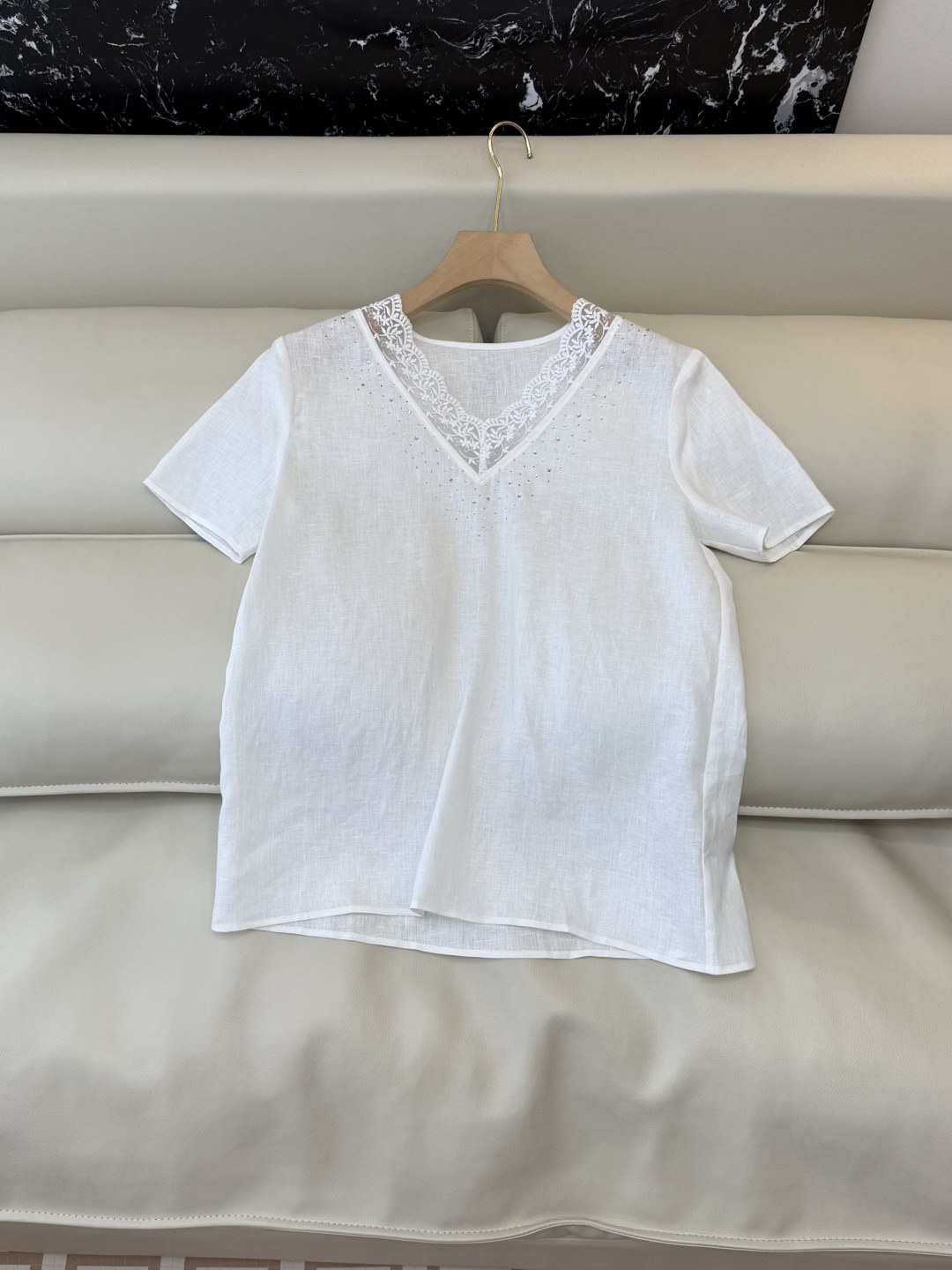 NO:777887,FY0113 The highest version on the market. The girl inspects the goods, trims the three marks on the threads, and delivers the goods. You can send pictures and take videos. If you want quality or service, please add me on WeChat. We do not accept urgent orders. New top factory, perm beads, lace, short-sleeved linen top, black white, SMLXL, women's clothing, T-shirt,19860909FY0113市面最高版本小妹验货、修剪线头上三标、发货可发图及拍视频,要品质要服务的加我微信,不接急单.新款上衣工厂 烫珠 蕾丝花边 短袖亚麻上衣 黑色 白色 SMLXL,女装,T-shirt,,Women's clothing