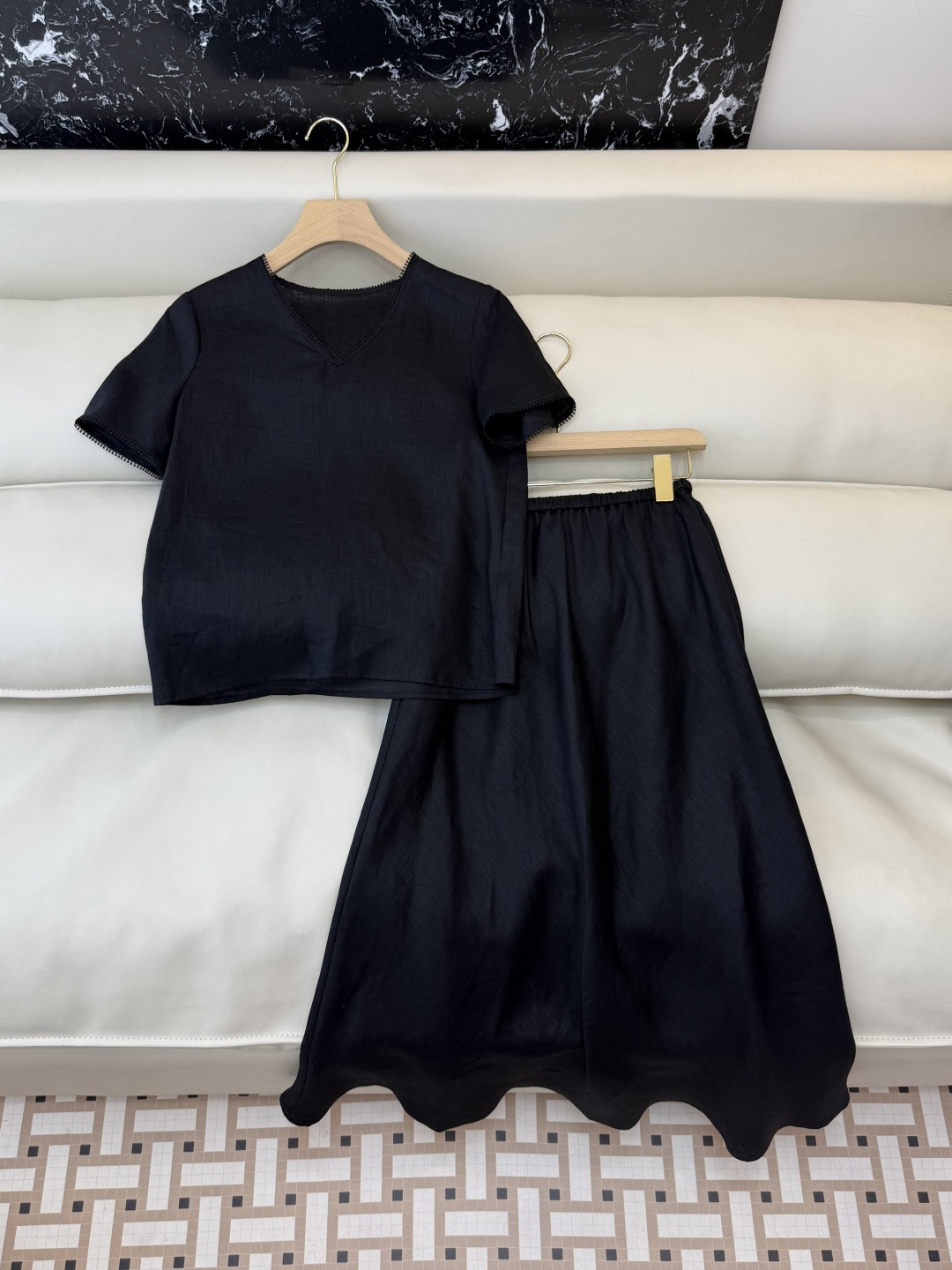 NO:795685,Top and skirt FY0111+0112# new suit factory minimalist style linen top long skirt suit black white SMLXL,,skirts,19860909上衣半裙FY0111+0112#新款套装工厂 极简风 亚麻 上衣长半裙套装 黑色 白色 SMLXL,,skirts,,Women's clothing