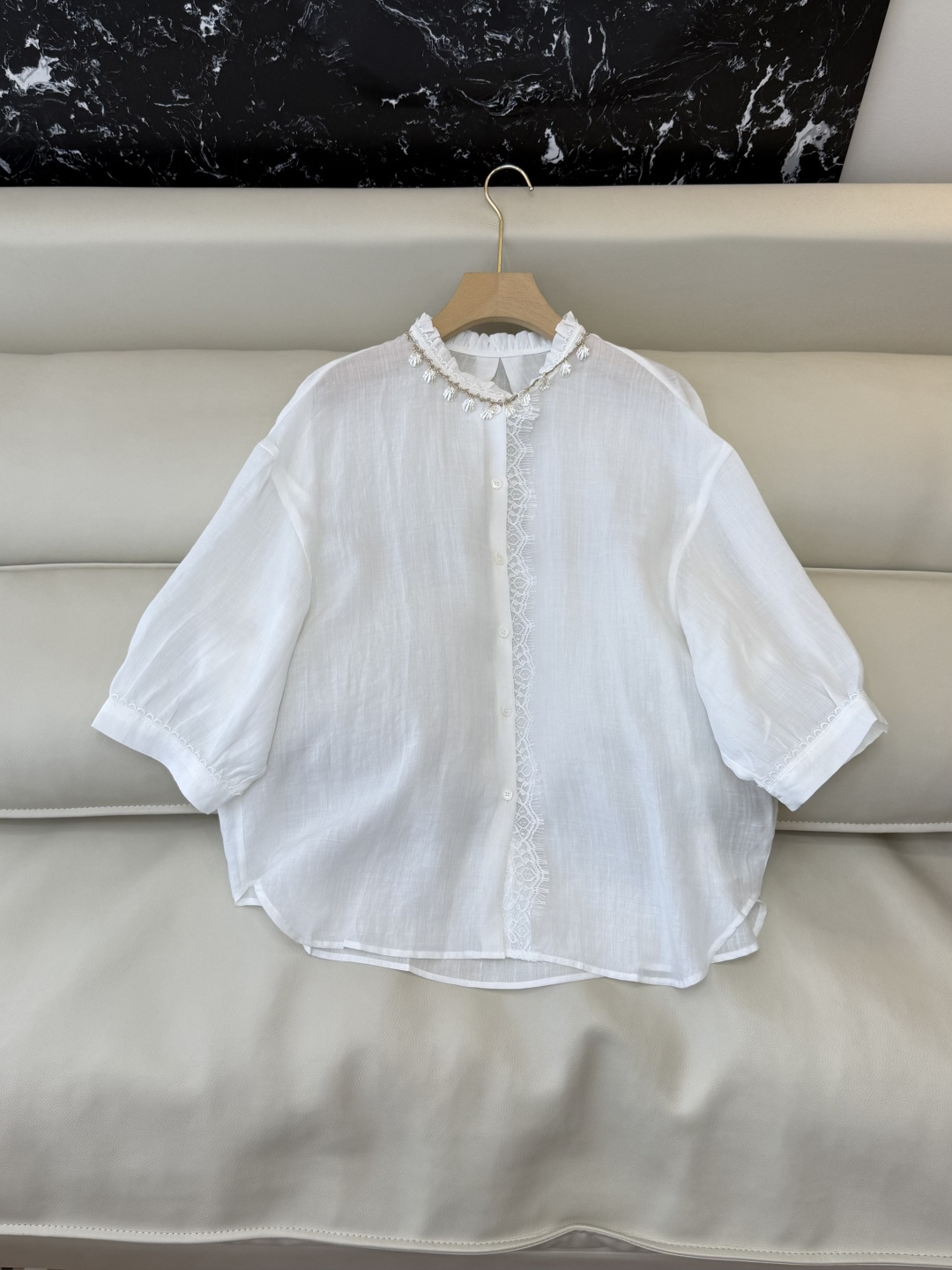 NO:777915,QX007, the highest version on the market, the girl inspects the goods, trims the three marks on the threads, and delivers the goods. You can send pictures and take videos. If you want quality or service, add me on WeChat. We will not accept urgent orders. New shirt factory zimm linen lace mid-sleeve linen top white SMLXL, Zimmerman-Clothing,19860909QX007市面最高版本小妹验货、修剪线头上三标、发货可发图及拍视频,要品质要服务的加我微信,不接急单.新款衬衣工厂 zimm 亚麻 蕾丝边 中袖 亚麻上衣 白色 SMLXL,兹默曼-服装,,Women's clothing