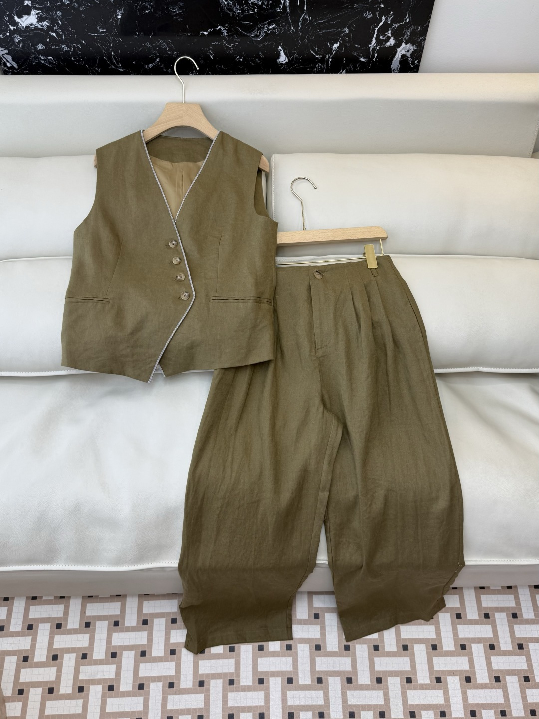 NO:777907,QX009+ is the highest version on the market. The girl inspects the goods, trims the three marks on the threads, and delivers the goods. You can send pictures and take videos. If you want quality and service, please add me on WeChat. We do not accept urgent orders. Factory vest pants BC style pure linen vest trousers suit two colors can be separated to get SMLXL, women's clothing,19860909QX009+市面最高版本小妹验货、修剪线头上三标、发货可发图及拍视频,要品质要服务的加我微信,不接急单.工厂背心裤子 BC 风格 纯亚麻 背心长裤 套装 两色 可以拆分拿 SMLXL,女装,,Women's clothing