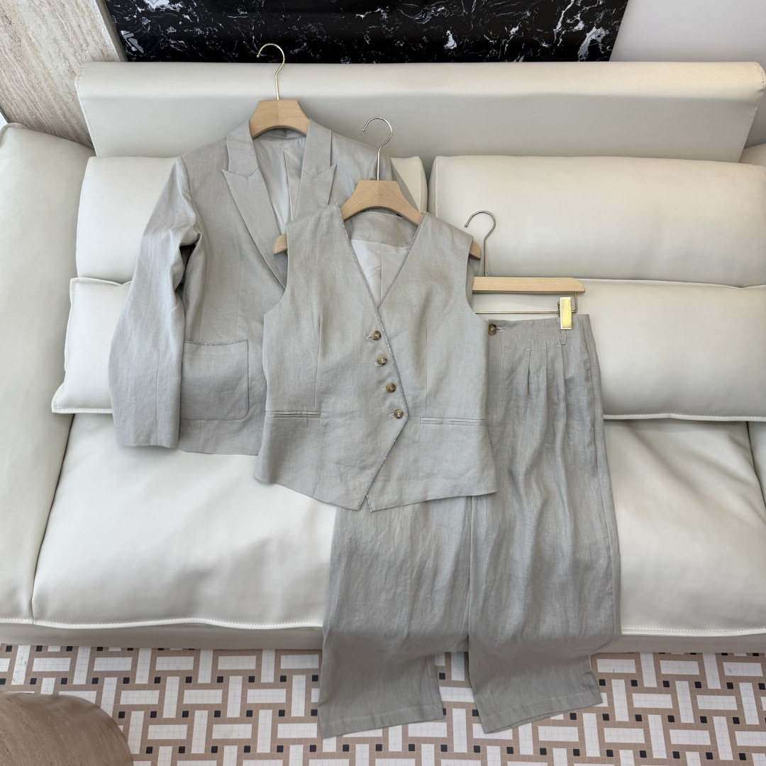 NO:777920,QX+009+ The highest version on the market. The girl inspects the goods, trims the three marks on the threads, and delivers the goods. You can send pictures and take videos. If you want quality and service, please add me on WeChat. We do not accept urgent orders. Factory jacket, vest and trousers, BC style, pure linen, suit jacket, vest and trousers, three-piece set, two colors, can be taken separately SMLXL, women's clothing, jackets & coats, business suit,19860909QX+009+市面最高版本小妹验货、修剪线头上三标、发货可发图及拍视频,要品质要服务的加我微信,不接急单.工厂外套背心裤子 BC 风格 纯亚麻 西装外套 背心长裤 三件套 两色 可以拆分拿 SMLXL,女装,jackets & coats,business suit,,Women's clothing