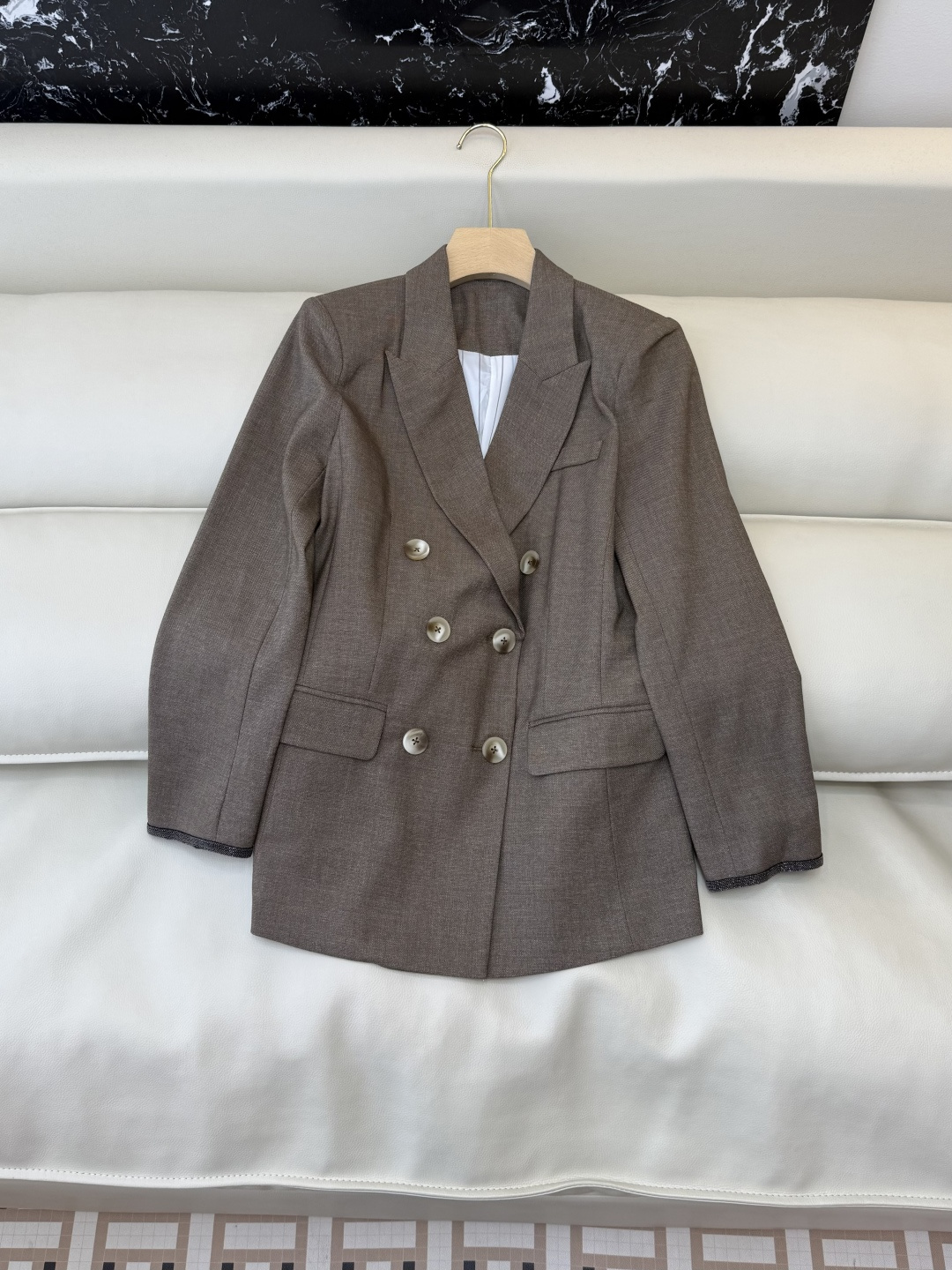 NO:777926,QX004, the highest version on the market, the girl inspects the goods, trims the three marks on the threads, and delivers the goods. You can send pictures and take videos. If you want quality and service, please add me on WeChat. We will not accept urgent orders. New coat factory 70 linen double-breasted long-sleeved suit jacket SMLXL, women's clothing, jackets & coats, business suit,19860909QX004市面最高版本小妹验货、修剪线头上三标、发货可发图及拍视频,要品质要服务的加我微信,不接急单.新款外套工厂 70亚麻 双排扣 长袖西装外套 SMLXL,女装,jackets & coats,business suit,,Women's clothing