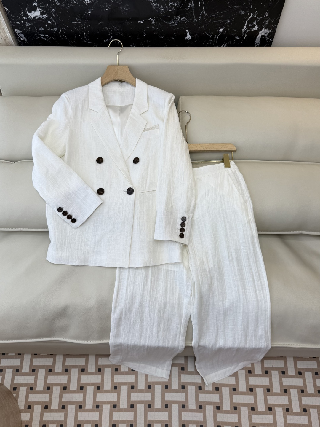 NO:777929,QX005, the highest version on the market, the girl inspects the goods, trims the three marks on the threads, and delivers the goods. You can send pictures and take videos. If you want quality or service, please add me on WeChat. We will not accept urgent orders. New suit factory, minimalist style, pure linen, long-sleeved suit jacket and trousers suit, khaki white, SMLXL, women's clothing, jackets & coats, business suit,19860909QX005市面最高版本小妹验货、修剪线头上三标、发货可发图及拍视频,要品质要服务的加我微信,不接急单.新款套装工厂 极简风 纯亚麻 长袖西装外套长裤套装 卡其色 白色 SMLXL,女装,jackets & coats,business suit,,Women's clothing