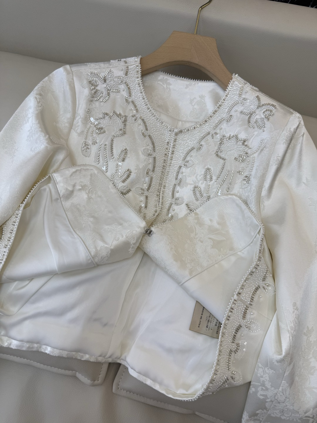 HXZ094#新款外套。人丝 提花 重工钉珠 长袖外套 黑色 白色 SMLXL