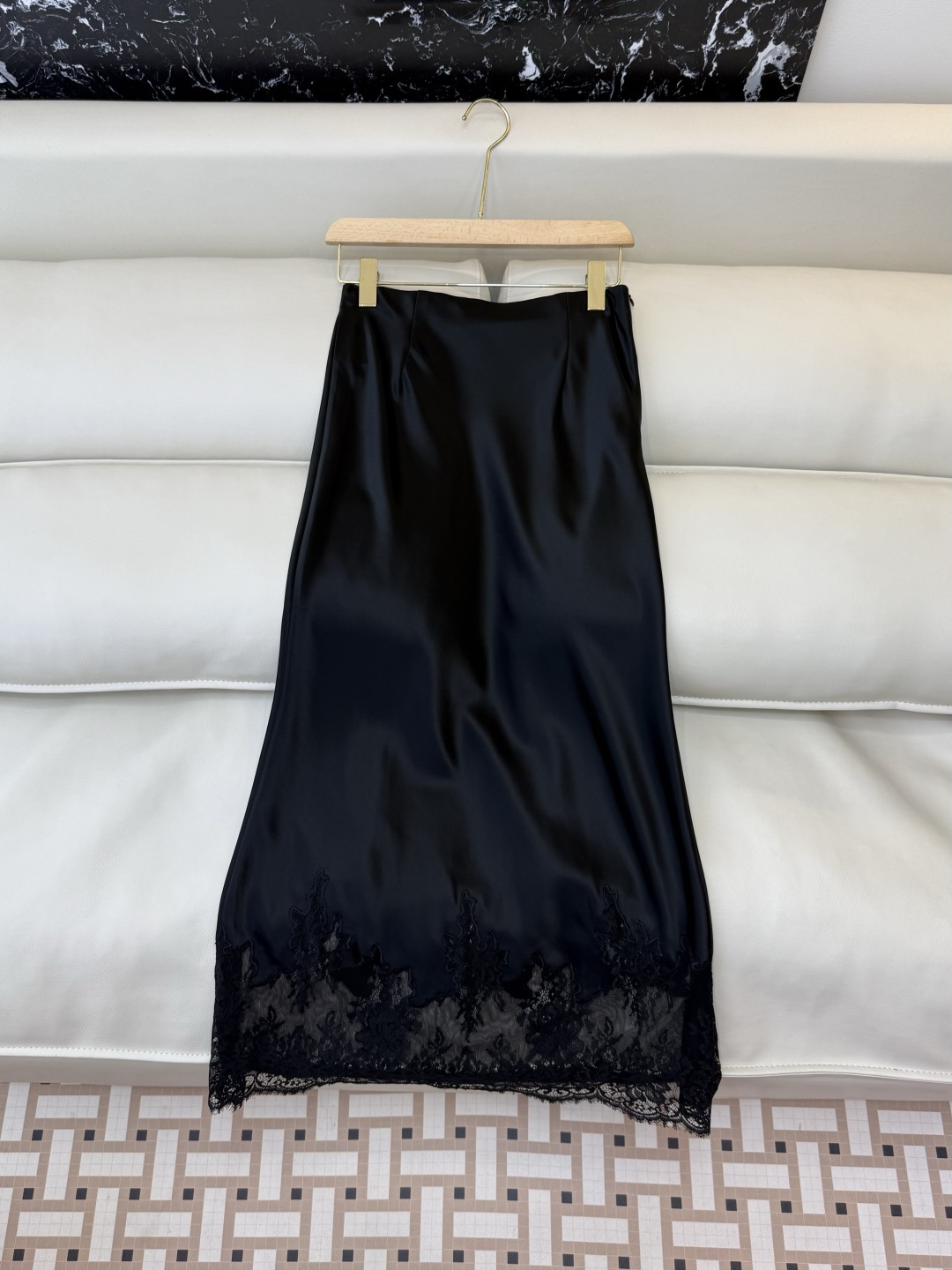 NO:778407,HXZ090, the highest version on the market, the girl inspects the goods, trims the three marks on the threads, and delivers the goods. You can send pictures and take videos. If you want quality or service, add me on WeChat. We will not accept urgent orders. New skirt P ES 75 acetic acid lace heavy acetic acid long skirt black SMLXL, women's clothing, skirts,19860909HXZ090市面最高版本小妹验货、修剪线头上三标、发货可发图及拍视频,要品质要服务的加我微信,不接急单.新款半裙P ES 75 醋酸 蕾丝边 重醋酸长半裙 黑色 SMLXL,女装,skirts,,Women's clothing