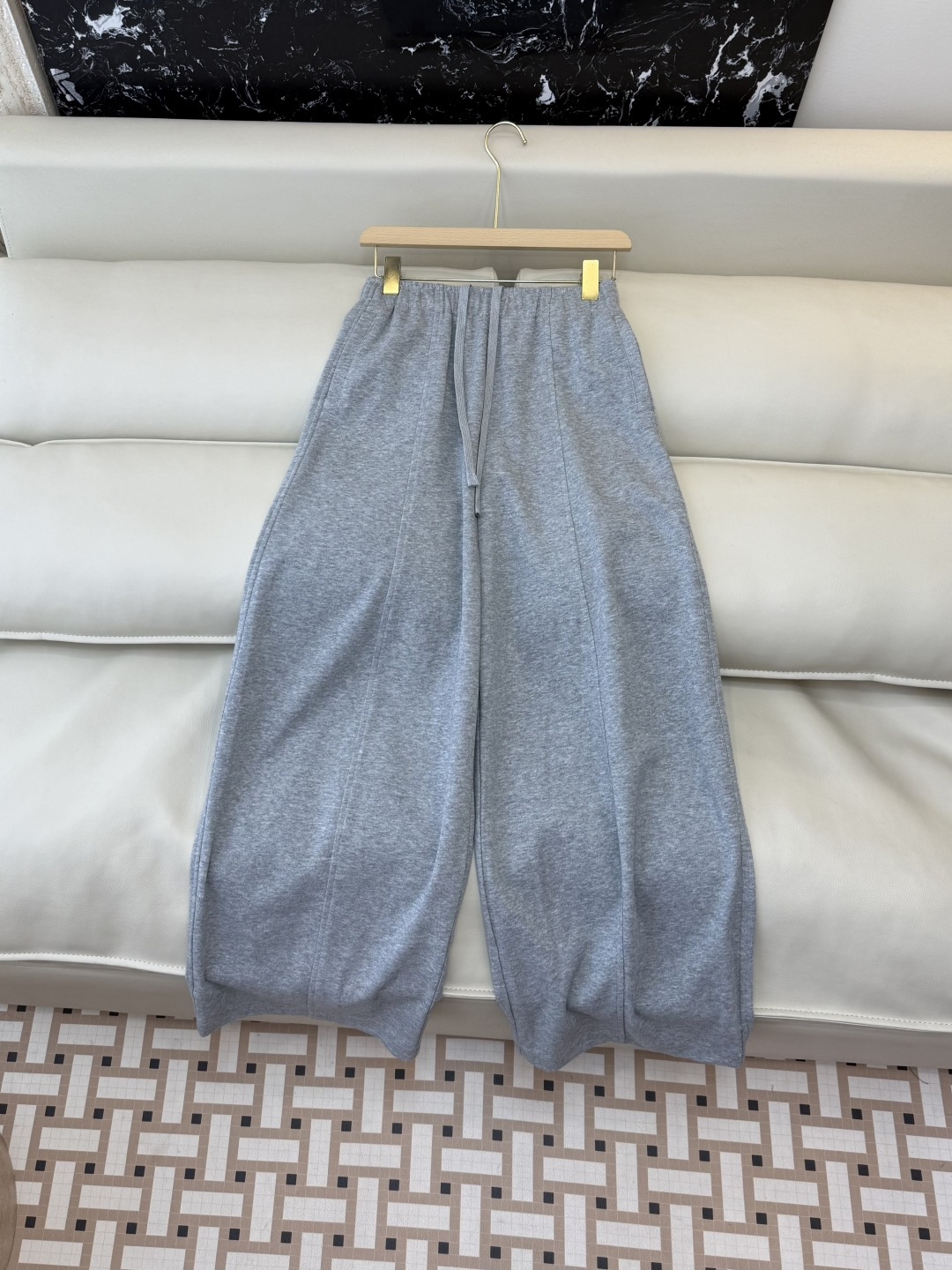 NO:777869,CX0189, the highest version on the market, the girl inspects the goods, trims the three marks on the threads, and delivers the goods. You can send pictures and take videos. If you want quality and service, please add me on WeChat. We will not accept urgent orders. New pants factory Val Home casual pants trousers elastic waist navy blue gray 26/27/28/29, Valentino-clothing, valentino,19860909CX0189市面最高版本小妹验货、修剪线头上三标、发货可发图及拍视频,要品质要服务的加我微信,不接急单.新款裤子工厂 Val 家 休闲裤 长裤 松紧腰 藏青色 灰色 26/27/28/29,华伦天奴-服装,valentino,,Women's clothing