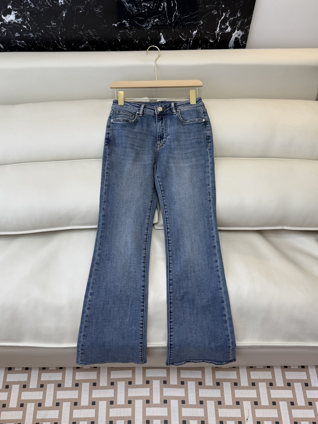 NO:778412,CX0196 The highest version on the market. The girl inspects the goods, trims the three marks on the thread, and delivers the goods. You can send pictures and take videos. If you want quality or service, add me on WeChat. We will not accept urgent orders. New jeans factory dior denim cotton slim jeans 26-30 sizes, Dior-clothing, dior, dior, jeans,19860909CX0196市面最高版本小妹验货、修剪线头上三标、发货可发图及拍视频,要品质要服务的加我微信,不接急单.新款牛仔裤工厂 dior 牛仔棉显瘦牛仔裤 26-30码,迪奥-服装,dior,dior,jeans,,Women's clothing