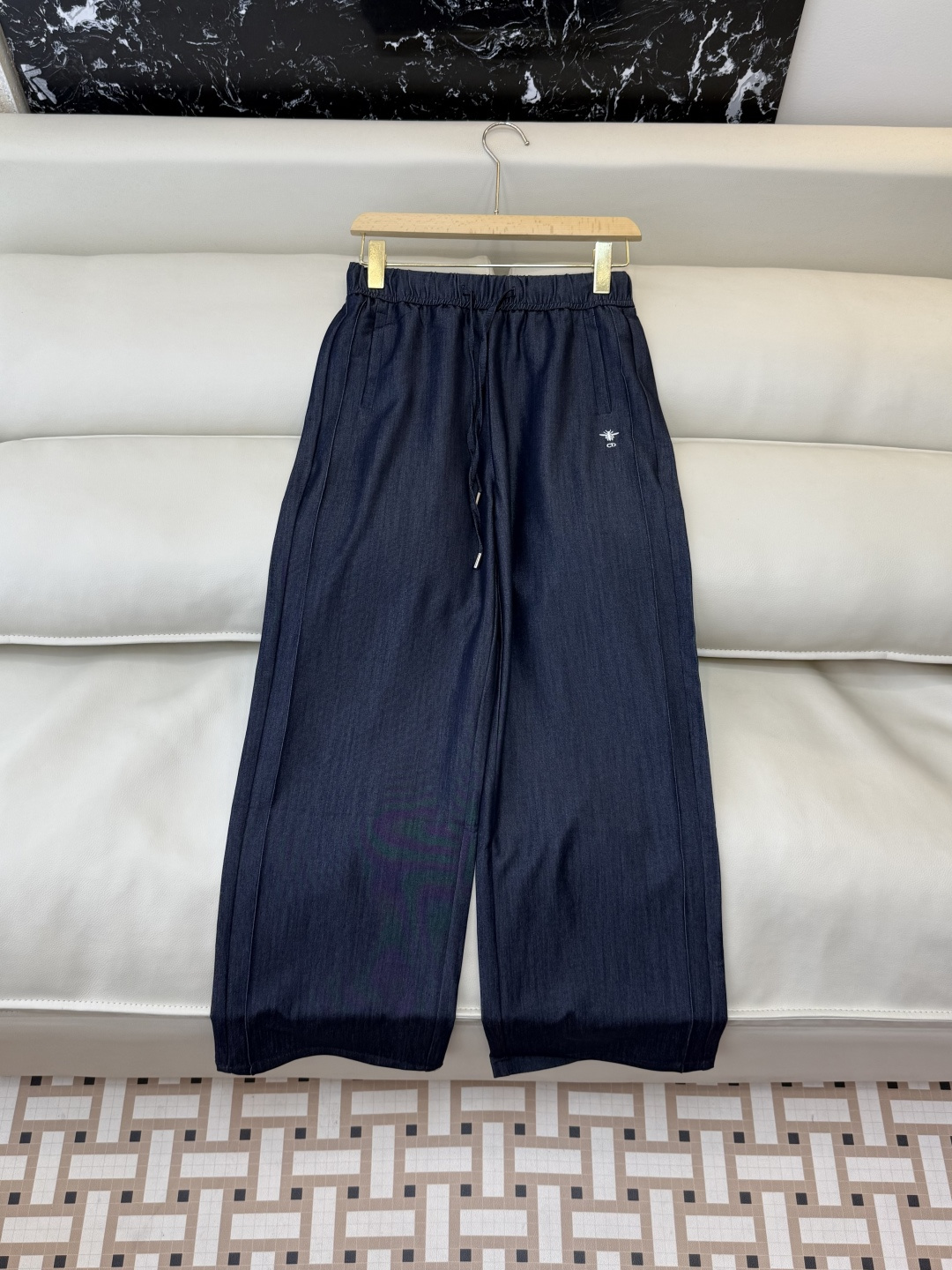 NO:778418,CX0197 The highest version on the market. The girl inspects the goods, trims the three marks on the thread, and delivers the goods. You can send pictures and take videos. If you want quality or service, please add me on WeChat. We will not accept urgent orders. New trousers factory dior washed denim cotton trousers blue SML, Dior-clothing, dior, dior,19860909CX0197市面最高版本小妹验货、修剪线头上三标、发货可发图及拍视频,要品质要服务的加我微信,不接急单.新款裤子工厂 dior 水洗牛仔棉 长裤 蓝色 SML,迪奥-服装,dior,dior,,Women's clothing
