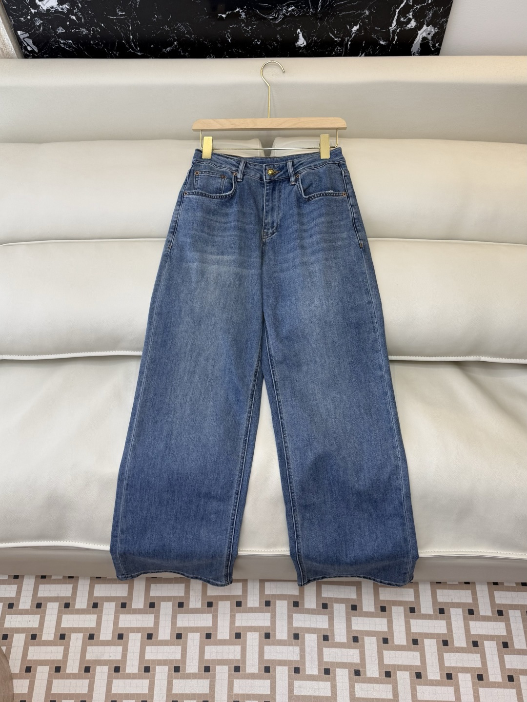 NO:778794,CX0202, the highest version on the market, the girl inspects the goods, trims the three marks on the thread, and delivers the goods. You can send pictures and take videos. If you want quality and service, please add me on WeChat. We will not accept urgent orders. New jeans factory Val Warren's denim cotton slim jeans blue 26-30 yards, Valentino-clothing, valentino, jeans,19860909CX0202市面最高版本小妹验货、修剪线头上三标、发货可发图及拍视频,要品质要服务的加我微信,不接急单.新款牛仔裤工厂 Val 华伦家 牛仔棉显瘦牛仔裤 蓝色 26-30码,华伦天奴-服装,valentino,jeans,,Women's clothing