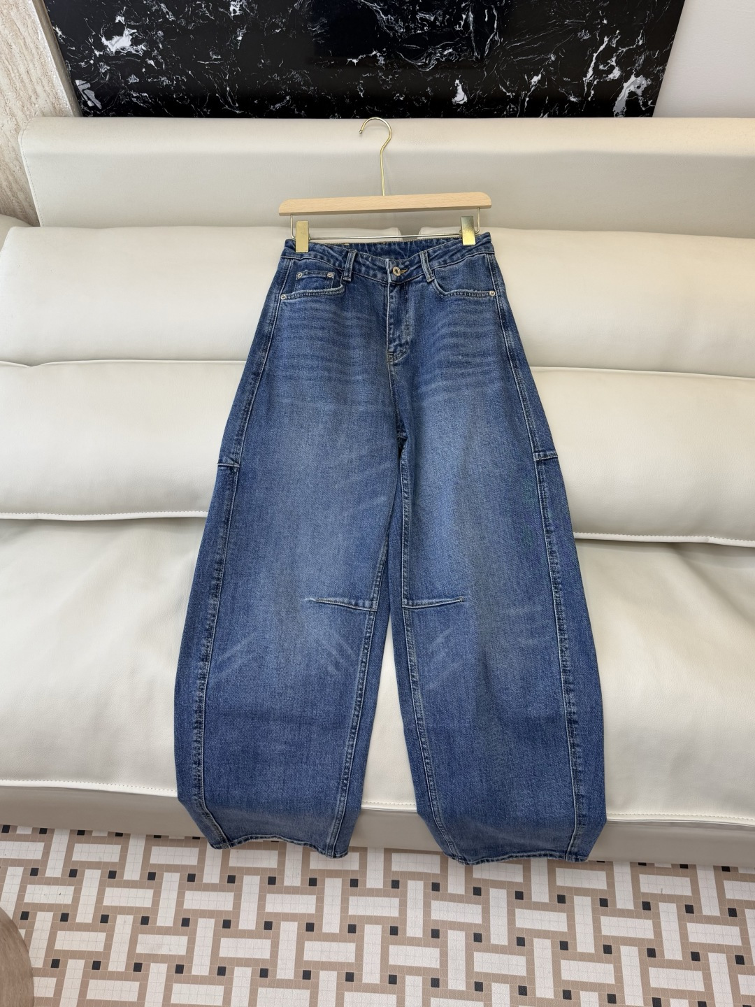 NO:778783,CX0205, the highest version on the market, the girl inspects the goods, trims the three marks on the thread, and delivers the goods. You can send pictures and take videos. If you want quality and service, add me on WeChat. We will not accept urgent orders. New jeans factory Loewe Denim Cotton Slim Jeans Blue 26-30 Sizes, Loewe-Clothing, loewe, loewe, jeans,19860909CX0205市面最高版本小妹验货、修剪线头上三标、发货可发图及拍视频,要品质要服务的加我微信,不接急单.新款牛仔裤工厂 Loewe 牛仔棉显瘦牛仔裤 蓝色 26-30码,罗意威-服装,loewe,loewe,jeans,,Women's clothing