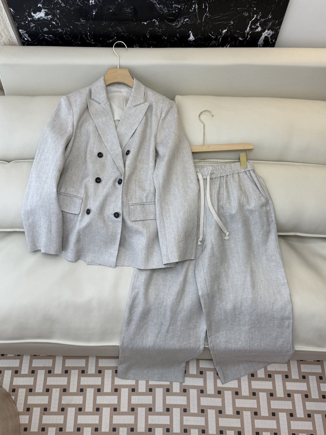 NO:778818,DG017 The highest version on the market. The girl will inspect the goods, trim the three marks on the threads, and ship the goods. You can send pictures and take videos. If you want quality and service, please add me on WeChat. We will not accept urgent orders. New suit P BC linen long-sleeved double-breasted suit jacket trousers suit blue beige SML, women's clothing, jackets & coats, business suit,19860909DG017市面最高版本小妹验货、修剪线头上三标、发货可发图及拍视频,要品质要服务的加我微信,不接急单.新款套装P BC 亚麻 长袖双排扣西装外套长裤 套装 蓝色 米色 SML,女装,jackets & coats,business suit,,Women's clothing