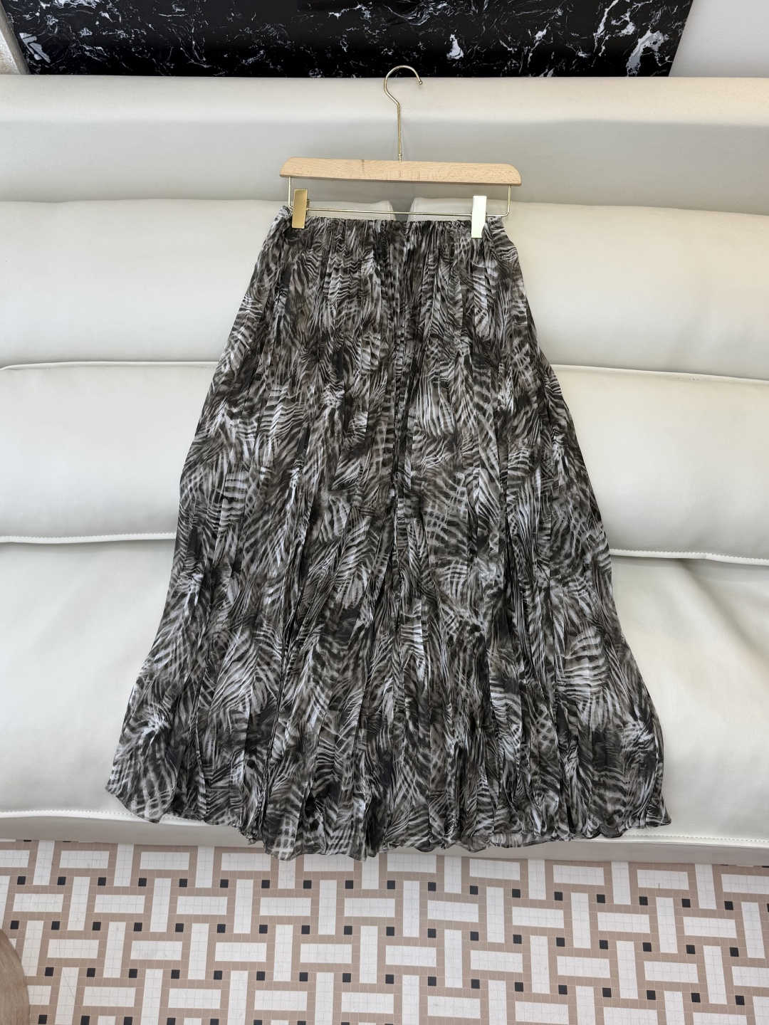 NO:782597,YJJ003# new skirt factory special version of the highest version on the market. The girl will inspect the goods, trim the three marks on the threads, and send pictures and videos before delivery. If you want quality or service, please add me on WeChat. We will not accept urgent orders. P Super slim pleated printed long skirt, two colors SMLXL, women's clothing, skirts,19860909YJJ003#新款半裙工厂特市面最高版本小妹验货、修剪线头上三标、发货可发图及拍视频,要品质要服务的加我微信,不接急单.P 超级显瘦 压褶印花长半裙 两色 SMLXL,女装,skirts,,Women's clothing