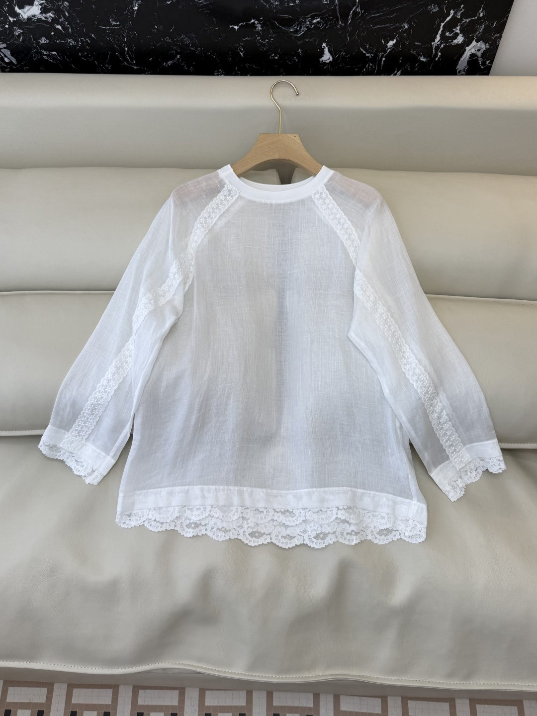 NO:782519,YJJ007# New top factory special version of the highest version on the market. The girl will inspect the goods, trim the three marks on the threads, and send pictures and videos before delivery. If you want quality and service, please add me on WeChat. We will not accept urgent orders. P zimm* Lace edge ramie long-sleeved top 3 colors SMLXL, Zimmerman-Clothing,19860909YJJ007#新款上衣工厂特市面最高版本小妹验货、修剪线头上三标、发货可发图及拍视频,要品质要服务的加我微信,不接急单.P zimm* 蕾丝边 苎麻 长袖 上衣 3色 SMLXL,兹默曼-服装,,Women's clothing