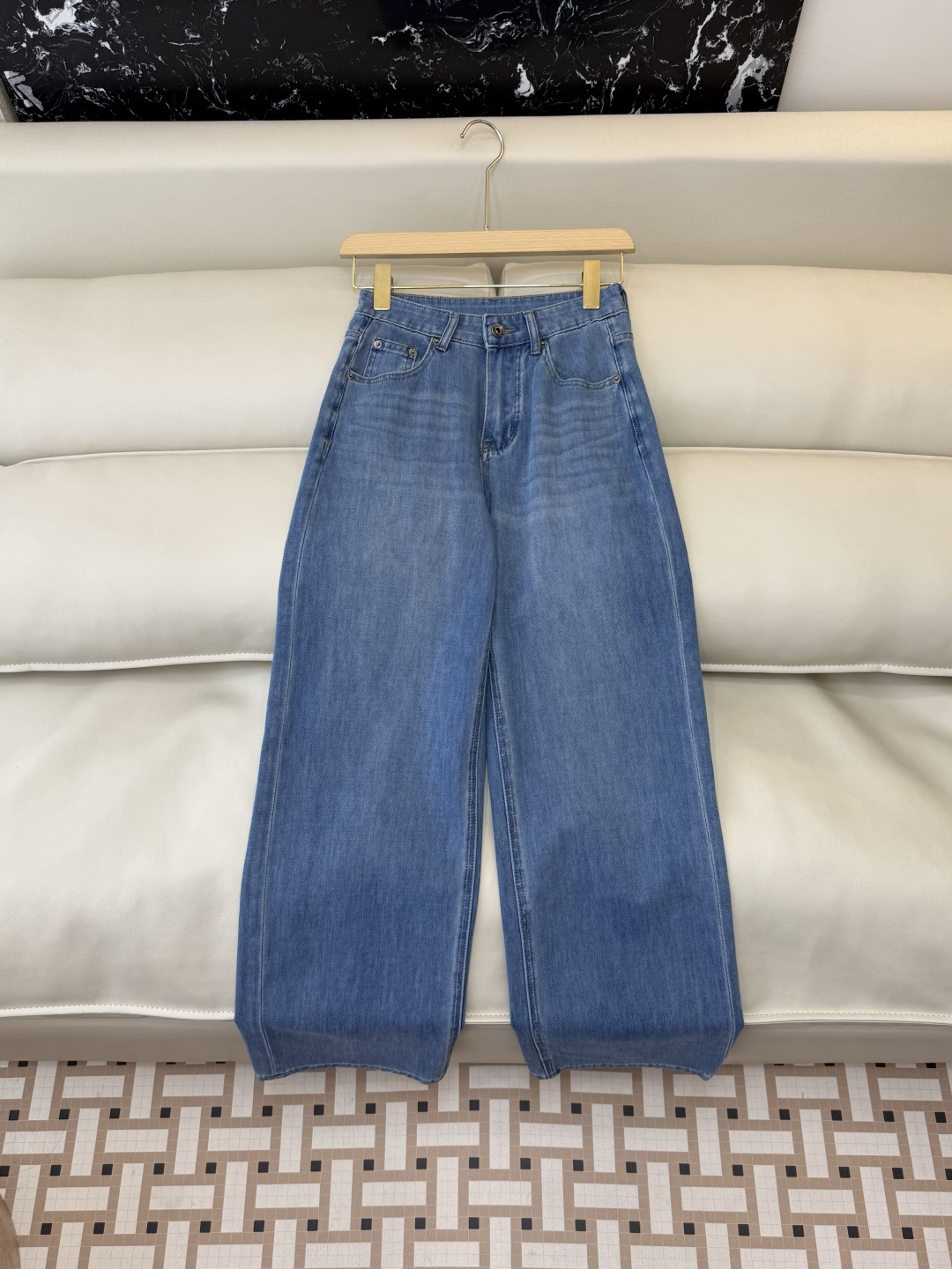 NO:782605,CX0214# New jeans factory special version of the highest version on the market. The girl will inspect the goods, trim the three marks on the threads, and send pictures and videos before delivery. If you want quality and service, please add me on WeChat. We will not accept urgent orders. P miu miu denim and cotton slimming jeans, blue 26-30 sizes, Miu Miu-clothing, miumiu, jeans,19860909CX0214#新款牛仔裤工厂特市面最高版本小妹验货、修剪线头上三标、发货可发图及拍视频,要品质要服务的加我微信,不接急单.P miu miu 牛仔棉显瘦牛仔裤 蓝色 26-30码,缪缪-服装,miumiu,jeans,,Women's clothing