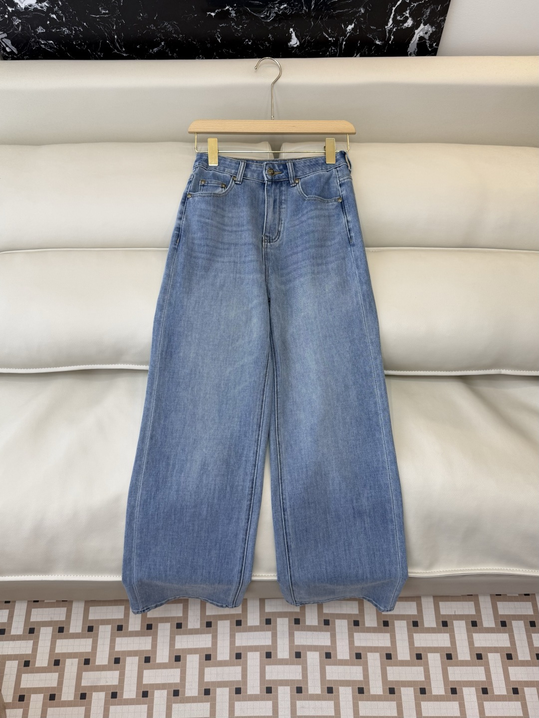 NO:782629,CX0211# New jeans factory special version of the highest version on the market. The girl will inspect the goods, trim the three marks on the threads, and ship the goods. You can send pictures and take videos. If you want quality and service, add me on WeChat. We will not accept urgent orders. P ch Xiaoxiang Denim Cotton Slim Jeans Blue 26-30 Sizes, Chanel-clothing, chanel, jeans,19860909CX0211#新款牛仔裤工厂特市面最高版本小妹验货、修剪线头上三标、发货可发图及拍视频,要品质要服务的加我微信,不接急单.P ch小香 牛仔棉显瘦牛仔裤 蓝色 26-30码,香奈儿-服装,chanel,jeans,,Women's clothing