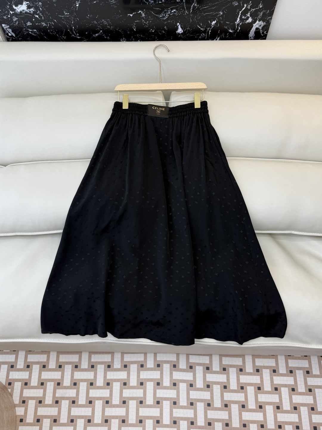 NO:801586,AW054# new skirt factory Celine jacquard long skirt black white SML,,celine,skirts,19860909AW054#新款半裙工厂 Celine 提花长半裙 黑色 白色 SML,,celine,skirts,,Women's clothing