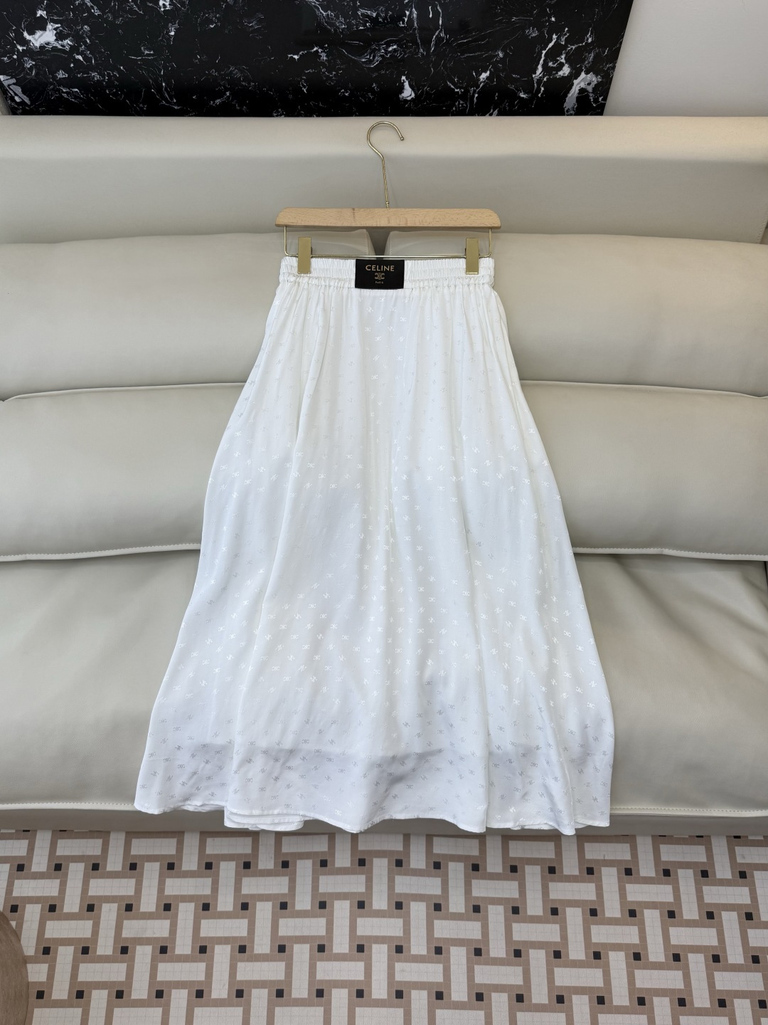 NO:782647,AW054# The new skirt factory specializes in the highest version on the market. The girl will inspect the goods, trim the three marks on the threads, and send pictures and videos before delivery. If you want quality or service, please add me on WeChat. We will not accept urgent orders. P Celine jacquard long skirt black white SML, Celine-clothing, celine, celine, skirts,19860909AW054#新款半裙工厂特市面最高版本小妹验货、修剪线头上三标、发货可发图及拍视频,要品质要服务的加我微信,不接急单.P Celine 提花长半裙 黑色 白色 SML,赛琳-服装,celine,celine,skirts,,Women's clothing