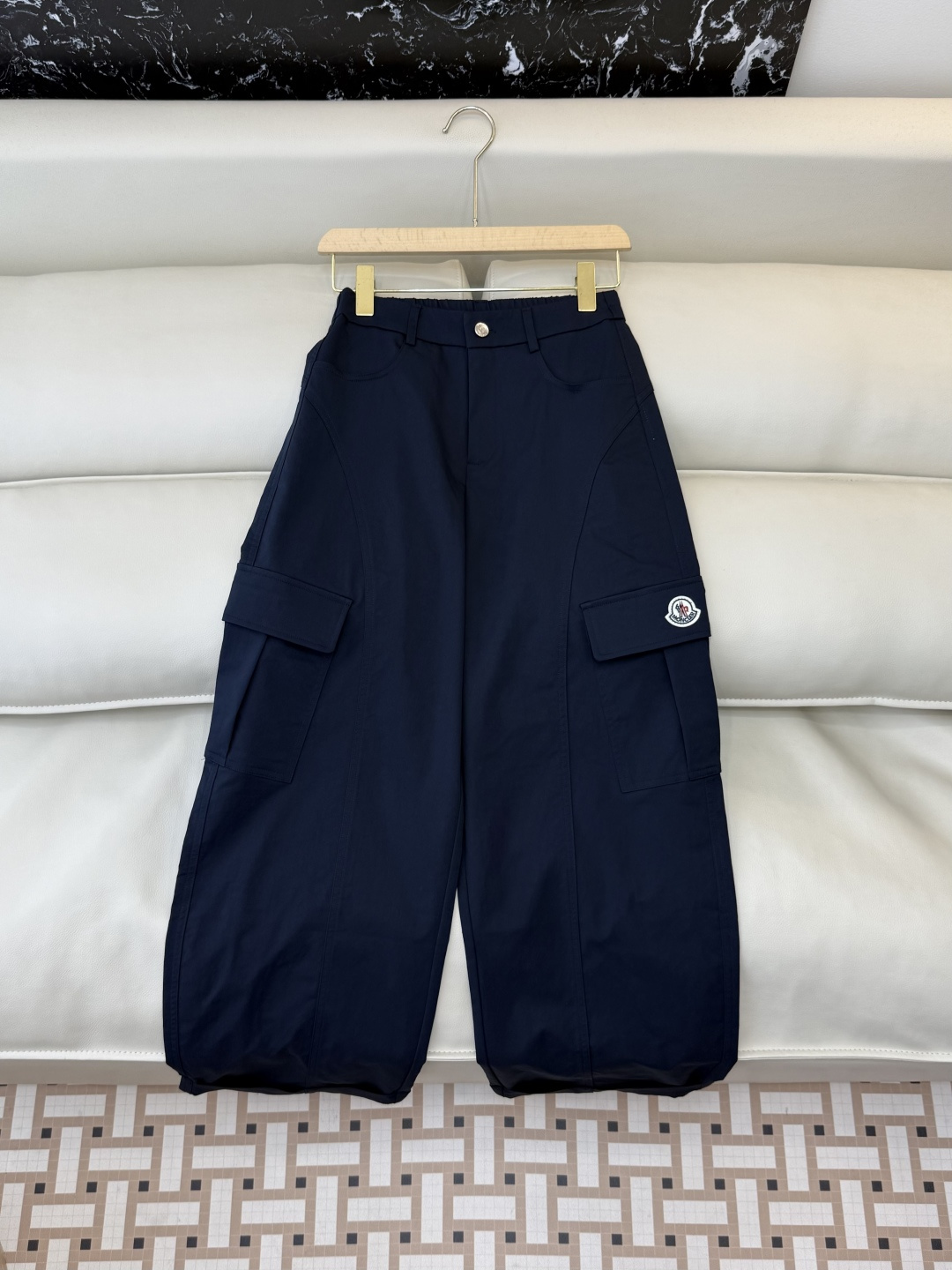 NO:801587,CX0210# New Pants Factory Mon Mouth Casual Pants Blue Off-White SML,,Moncler,19860909CX0210#新款裤子工厂 Mon 蒙口 休闲 长裤 蓝色 灰白色 SML,,Moncler,,Women's clothing