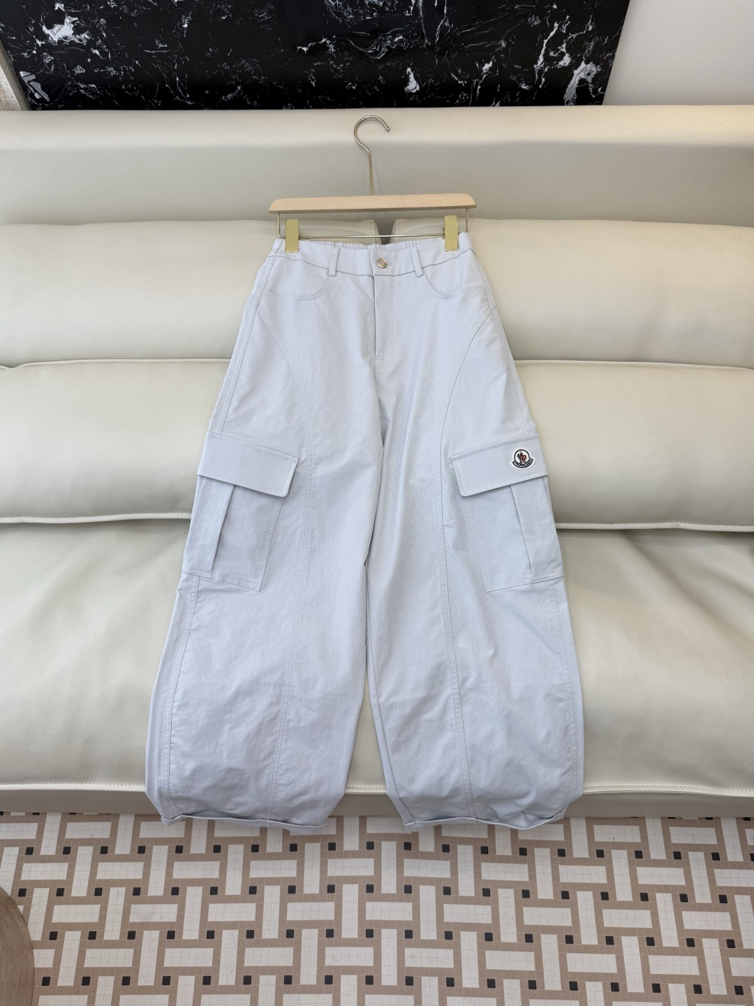 NO:782635,CX0210# New trousers factory special version of the highest version on the market. The girl will inspect the goods, trim the three marks on the threads, and send pictures and videos before delivery. If you want quality and service, please add me on WeChat. We will not accept urgent orders.19860909CX0210#新款裤子工厂特市面最高版本小妹验货、修剪线头上三标、发货可发图及拍视频,要品质要服务的加我微信,不接急单.P Mon 蒙口 休闲 长裤 蓝色 灰白色 SML,蒙口-服装,Moncler,,Women's clothing