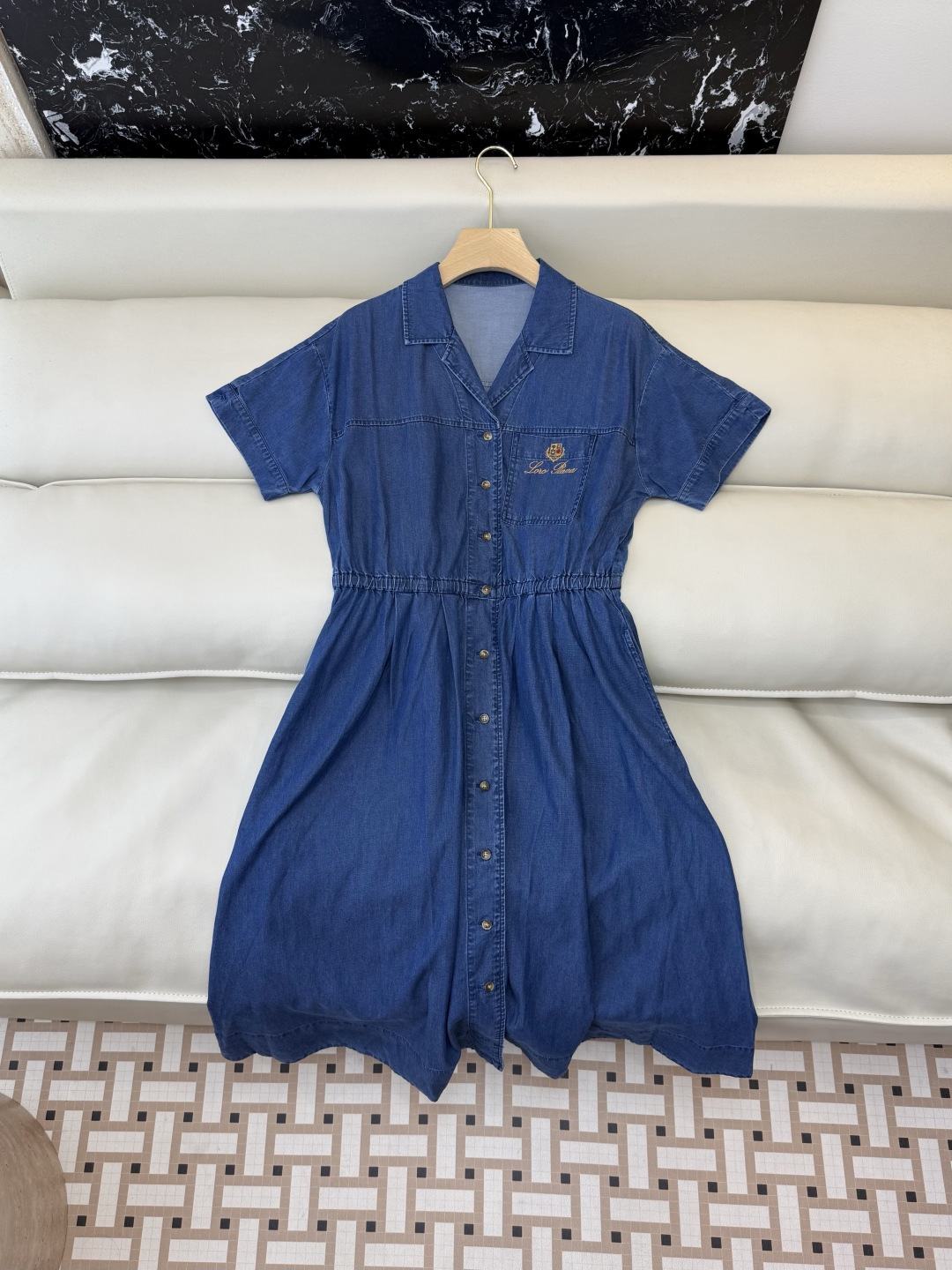 NO:782592,CX0206# New dress factory special version of the highest version on the market. The girl will inspect the goods, trim the three marks on the thread, and send pictures and videos before delivery. If you want quality or service, please add me on WeChat. We will not accept urgent orders. P LP Short-sleeved V-neck denim cotton dress blue SML, women's clothing, loro piana, skirts, T-shirt,19860909CX0206#新款连衣裙工厂特市面最高版本小妹验货、修剪线头上三标、发货可发图及拍视频,要品质要服务的加我微信,不接急单.P LP 短袖V领牛仔棉连衣裙 蓝色 SML,女装,loro piana,skirts,T-shirt,,Women's clothing