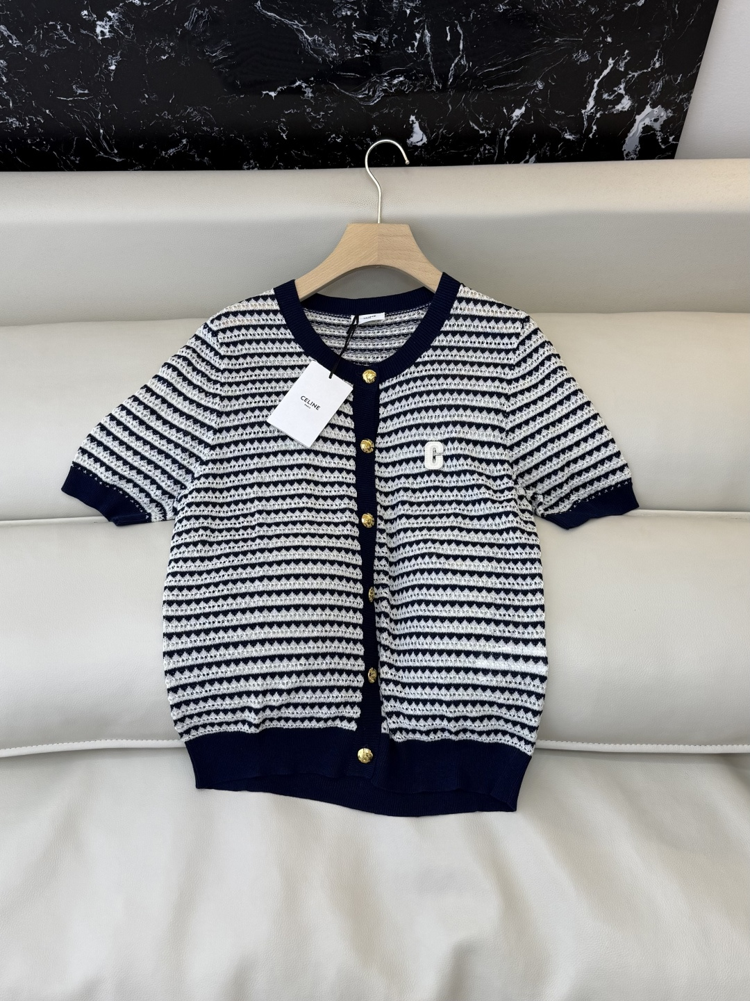NO:782662,QG0196# New knitting factory special version of the highest version on the market. The girl will inspect the goods, trim the three marks on the threads, and ship the goods. You can send pictures and take videos. If you want quality and service, please add me on WeChat. We will not accept urgent orders. P Celine striped knitted short-sleeved top SML, Celine-clothing, celine, celine, T-shirt,19860909QG0196#新款针织工厂特市面最高版本小妹验货、修剪线头上三标、发货可发图及拍视频,要品质要服务的加我微信,不接急单.P Celine 条纹 针织 短袖上衣 SML,赛琳-服装,celine,celine,T-shirt,,Women's clothing