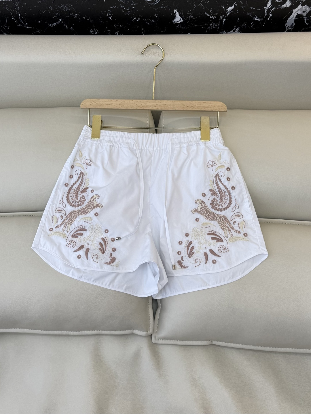 XM013#新款套装。zimm 重工刺绣上衣➕短裤套装 SM L