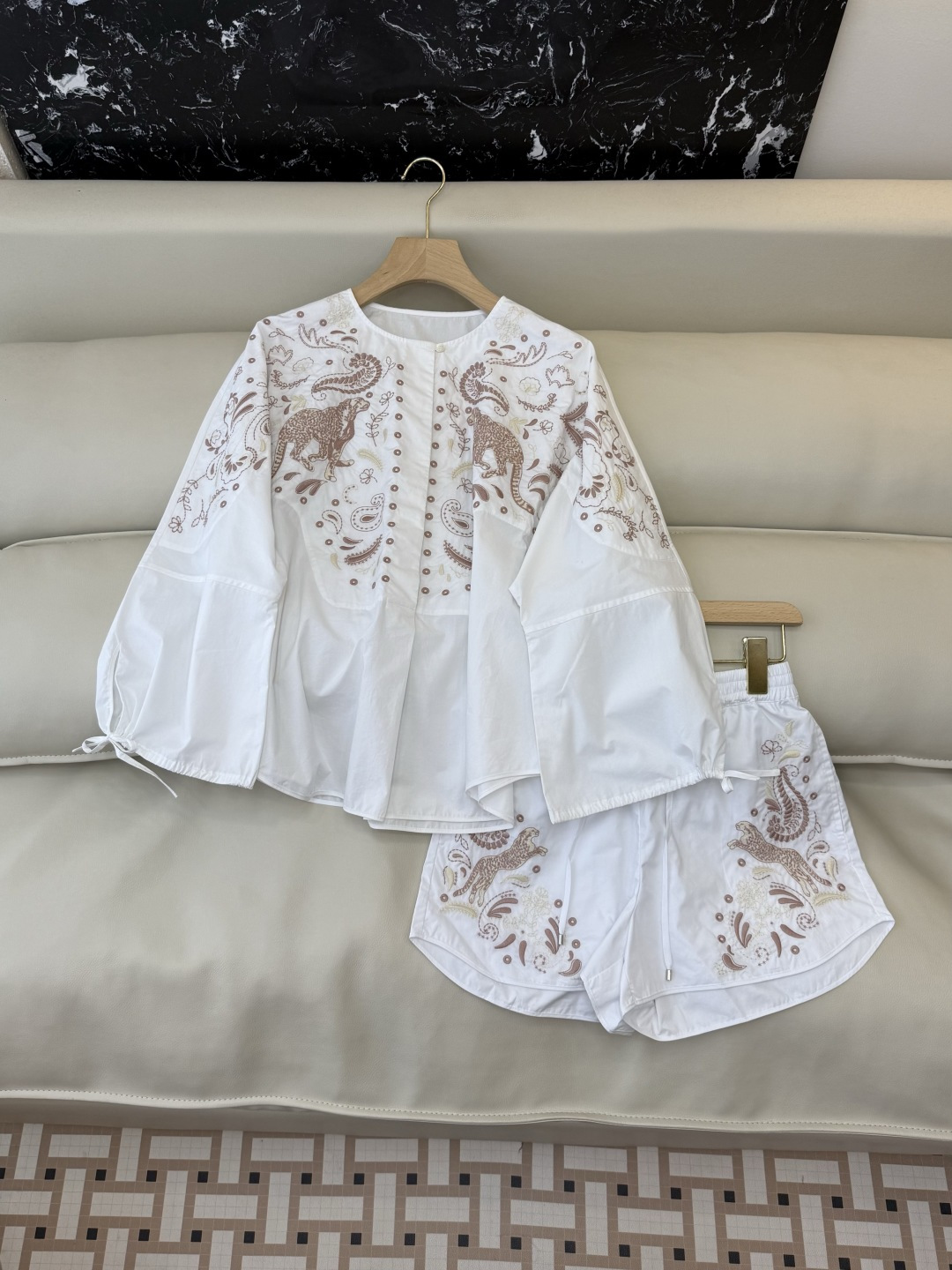 XM013#新款套装。zimm 重工刺绣上衣➕短裤套装 SM L