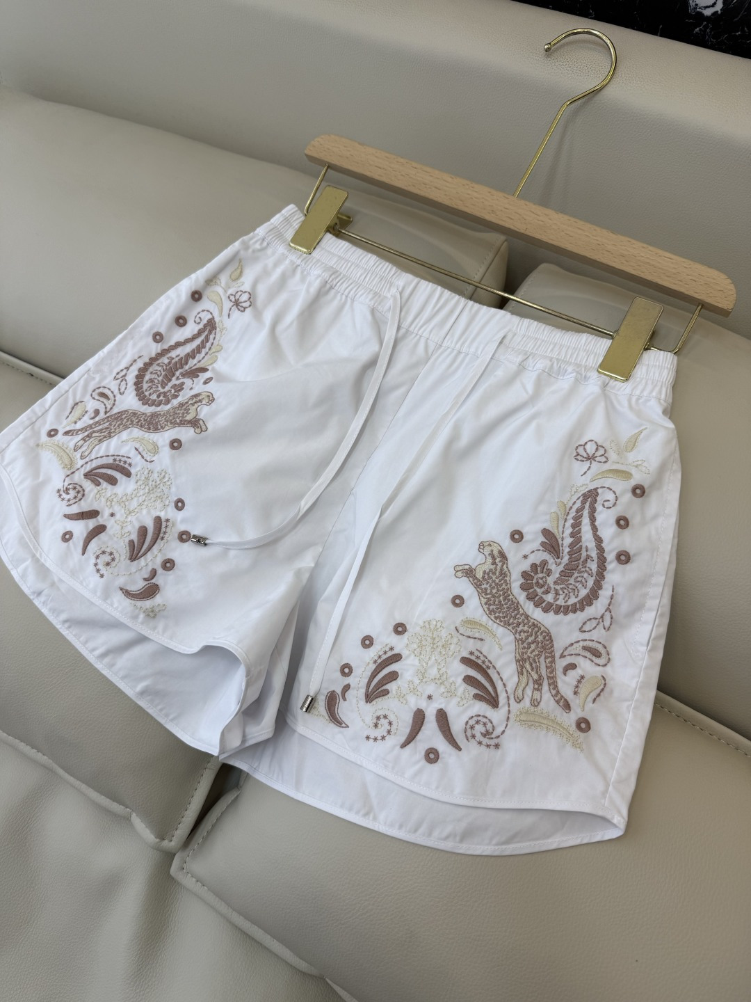 XM013#新款套装。zimm 重工刺绣上衣➕短裤套装 SM L