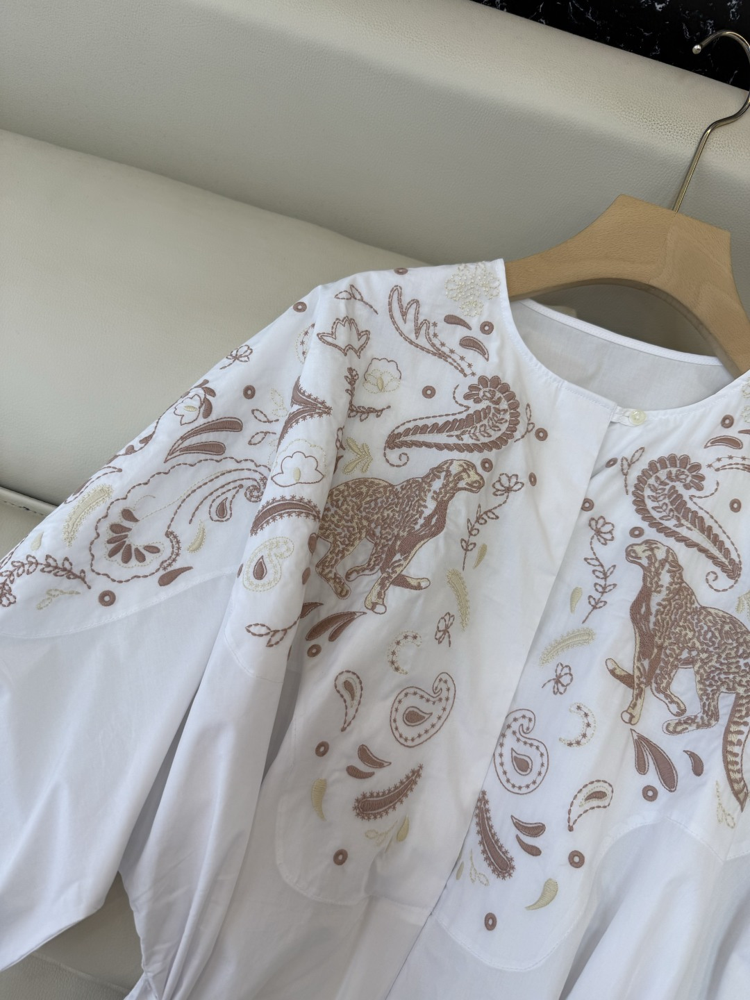 XM012#新款连衣裙。zim 重工刺绣 撞色设计 绣花连衣裙 白色 36/38/40