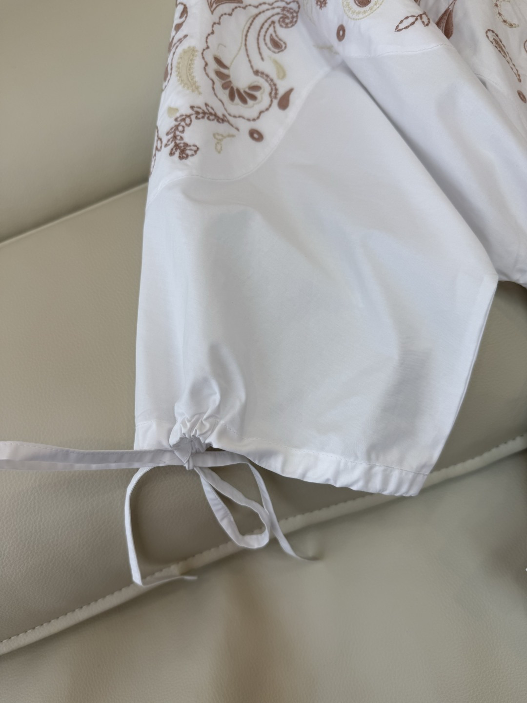 XM012#新款连衣裙。zim 重工刺绣 撞色设计 绣花连衣裙 白色 36/38/40