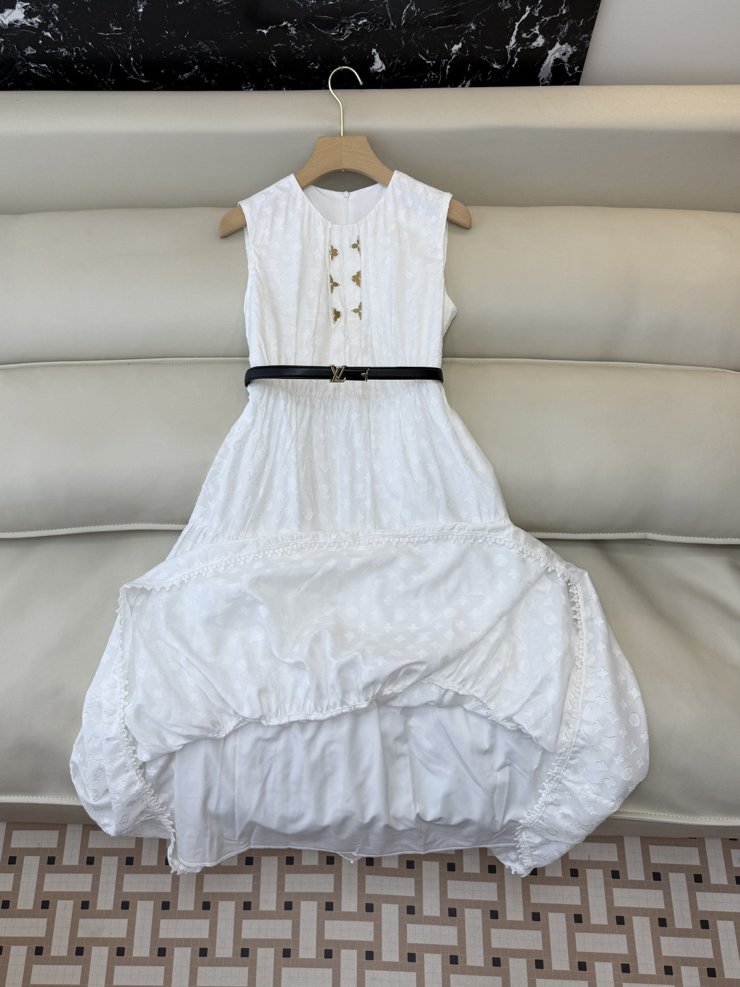 AW060#新款连衣裙‼️L V 提花显瘦修身 连衣裙 黑色 白色 SM L