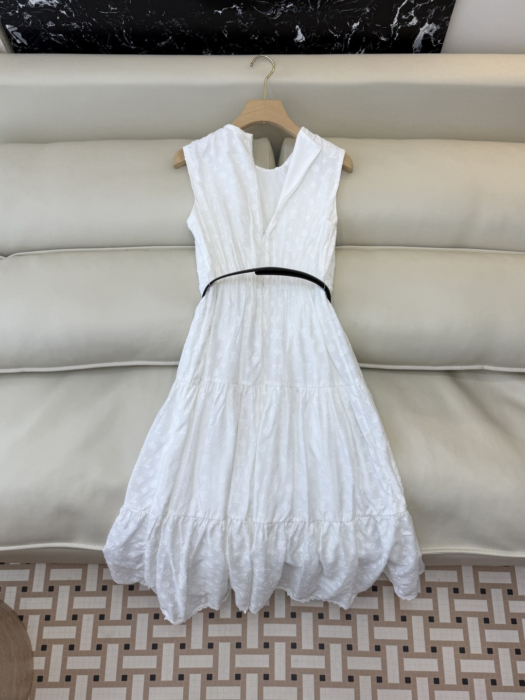 AW060#新款连衣裙‼️L V 提花显瘦修身 连衣裙 黑色 白色 SM L