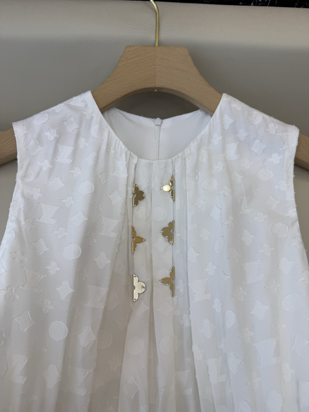 AW060#新款连衣裙‼️L V 提花显瘦修身 连衣裙 黑色 白色 SM L