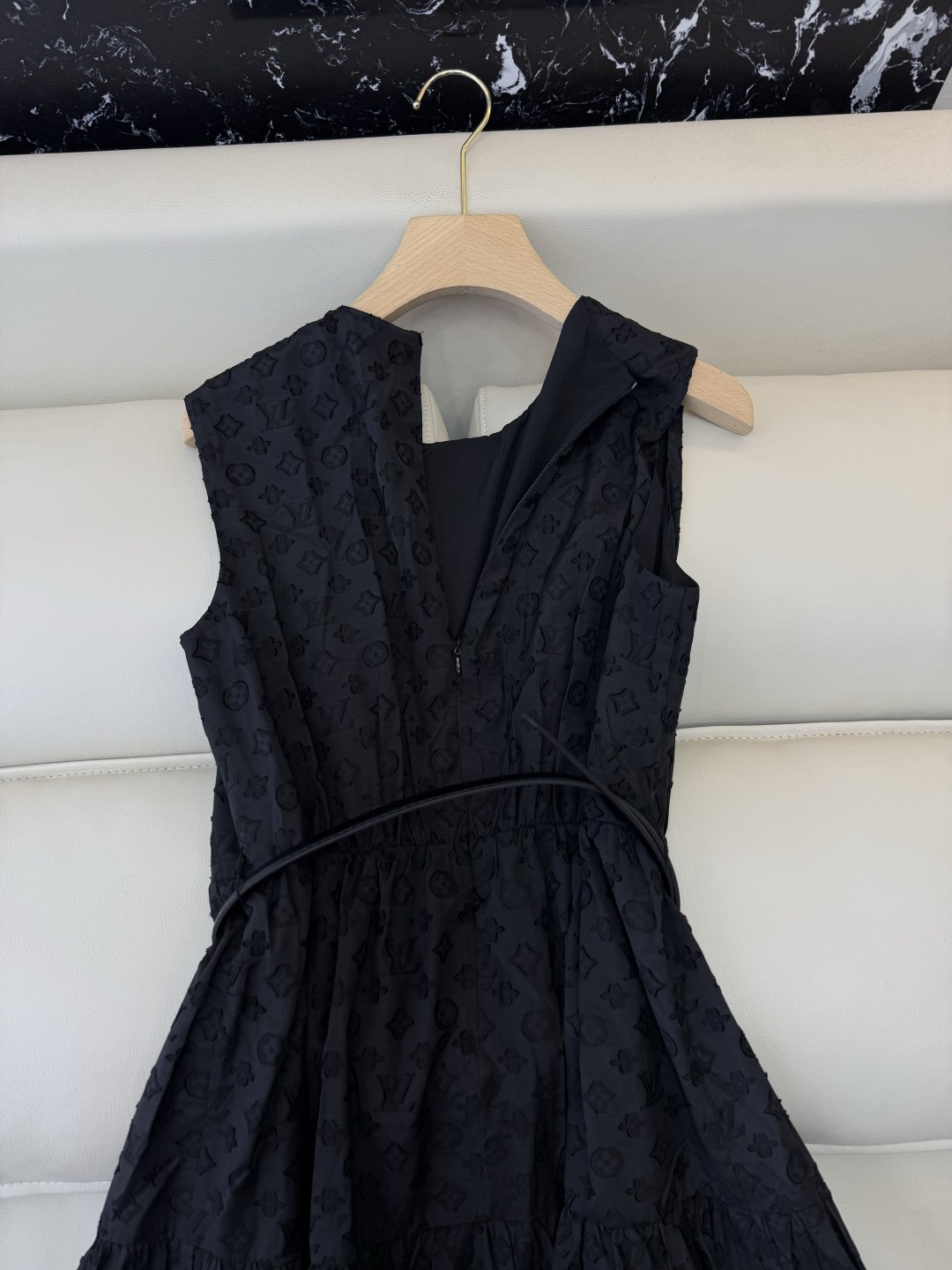 AW060#新款连衣裙‼️L V 提花显瘦修身 连衣裙 黑色 白色 SM L